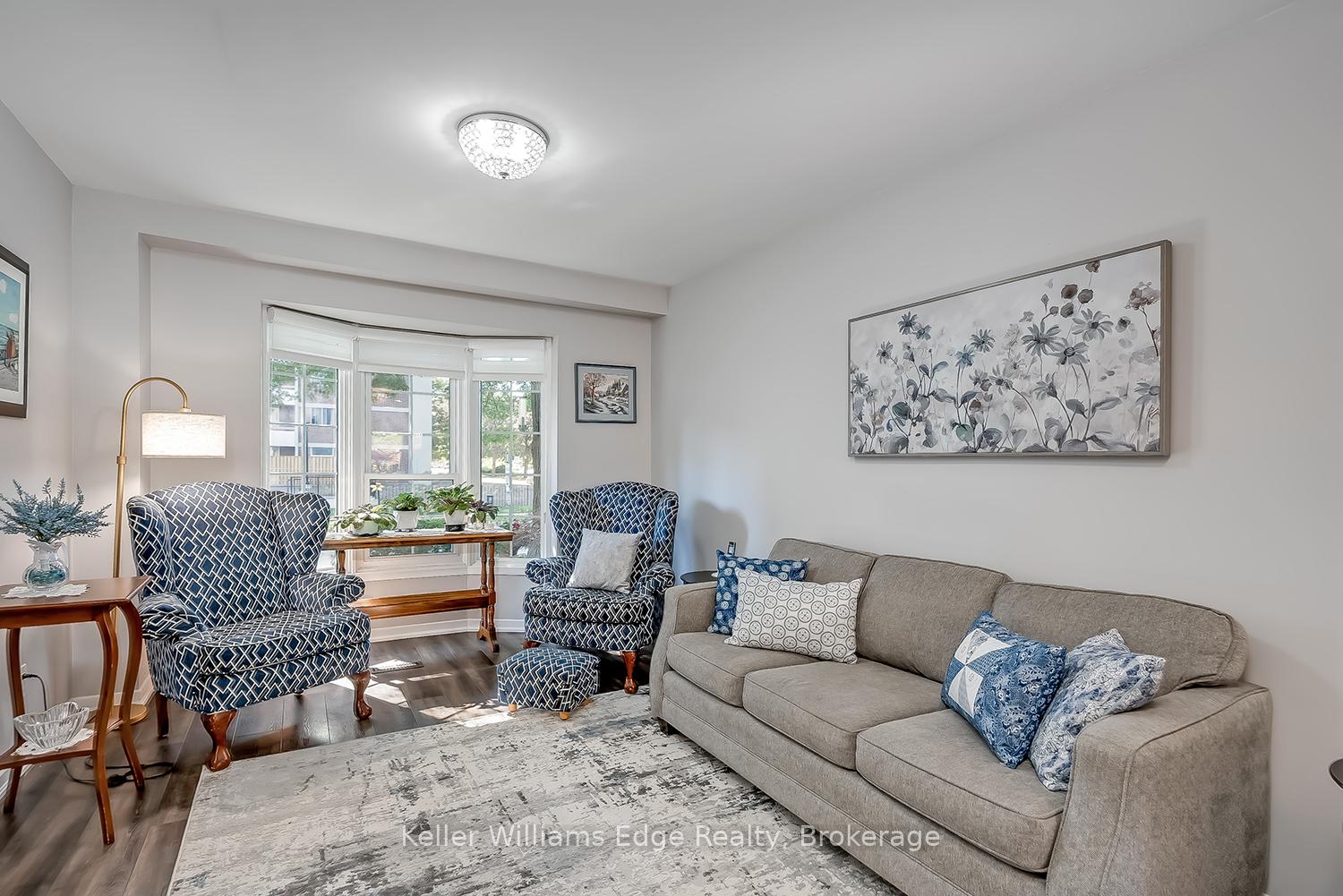 Photo 9 of Unit 18, 3021 Glencrest Road, Burlington, Roseland — HOMEH
