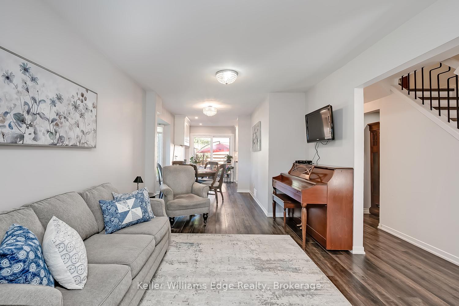 Photo 11 of Unit 18, 3021 Glencrest Road, Burlington, Roseland — HOMEH
