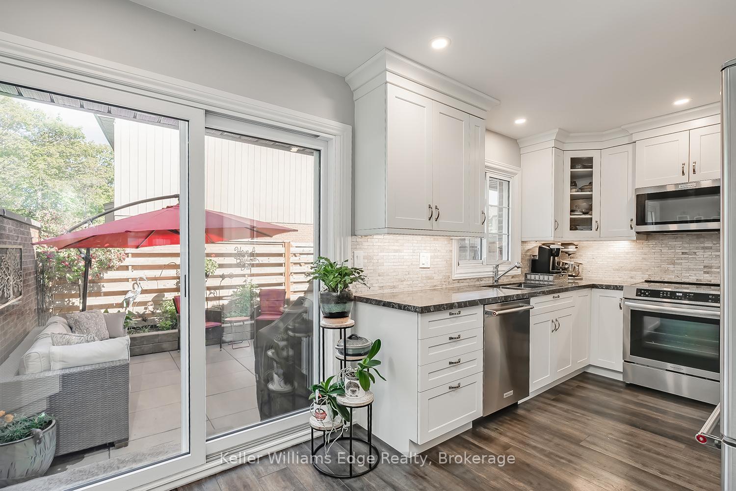 Photo 16 of Unit 18, 3021 Glencrest Road, Burlington, Roseland — HOMEH