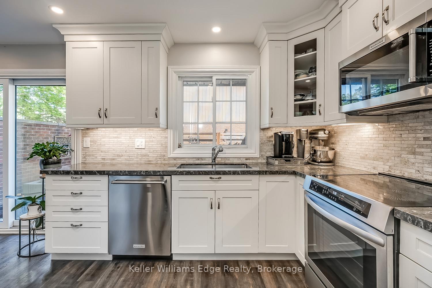 Photo 18 of Unit 18, 3021 Glencrest Road, Burlington, Roseland — HOMEH