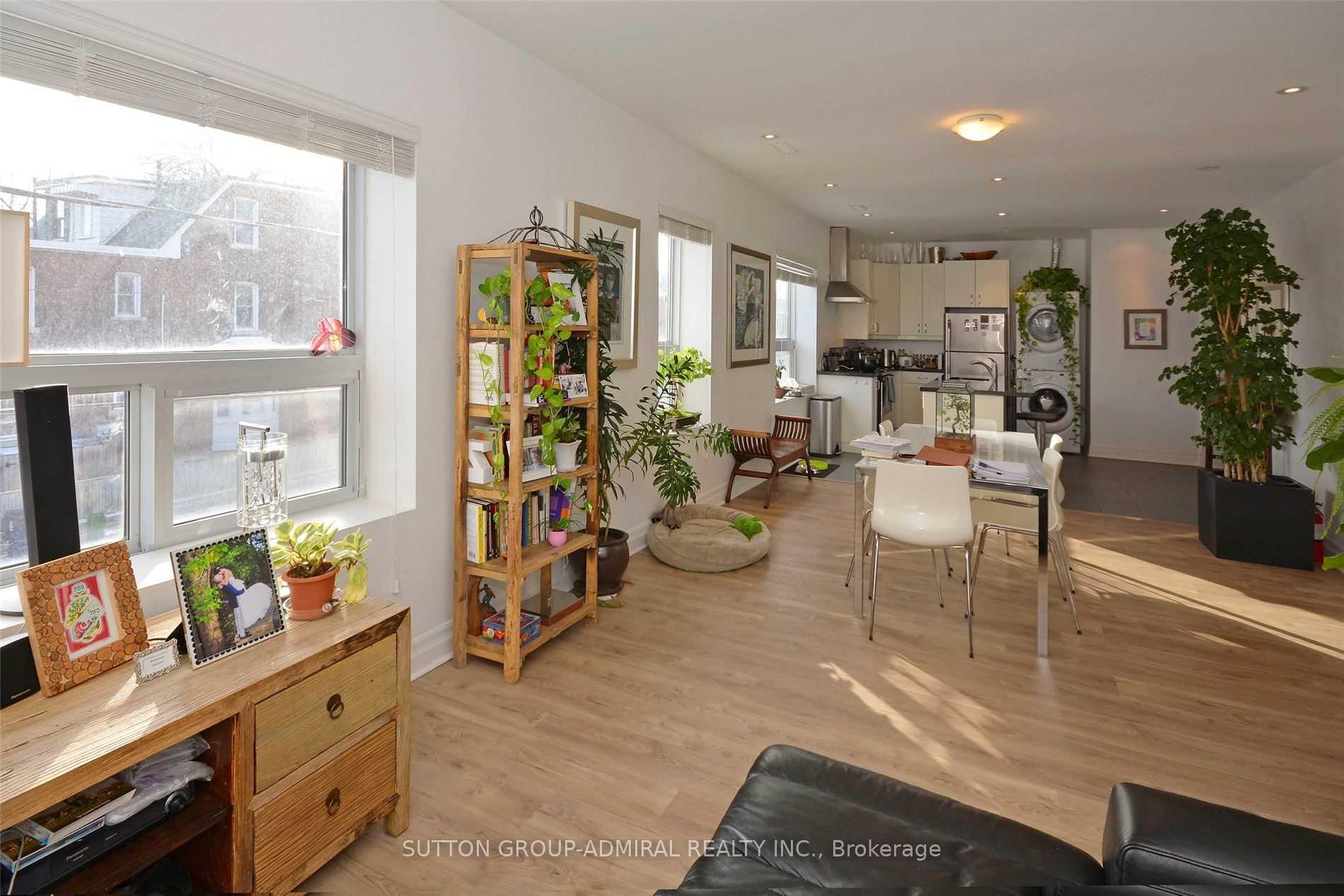 Photo 2 of 332 Harbord Street, Toronto, Palmerston-Little Italy — HOMEH