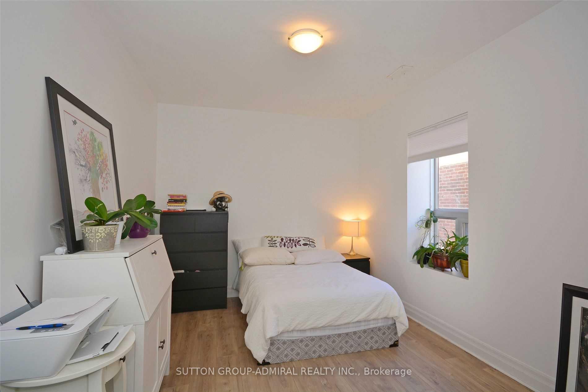 Photo 5 of 332 Harbord Street, Toronto, Palmerston-Little Italy — HOMEH