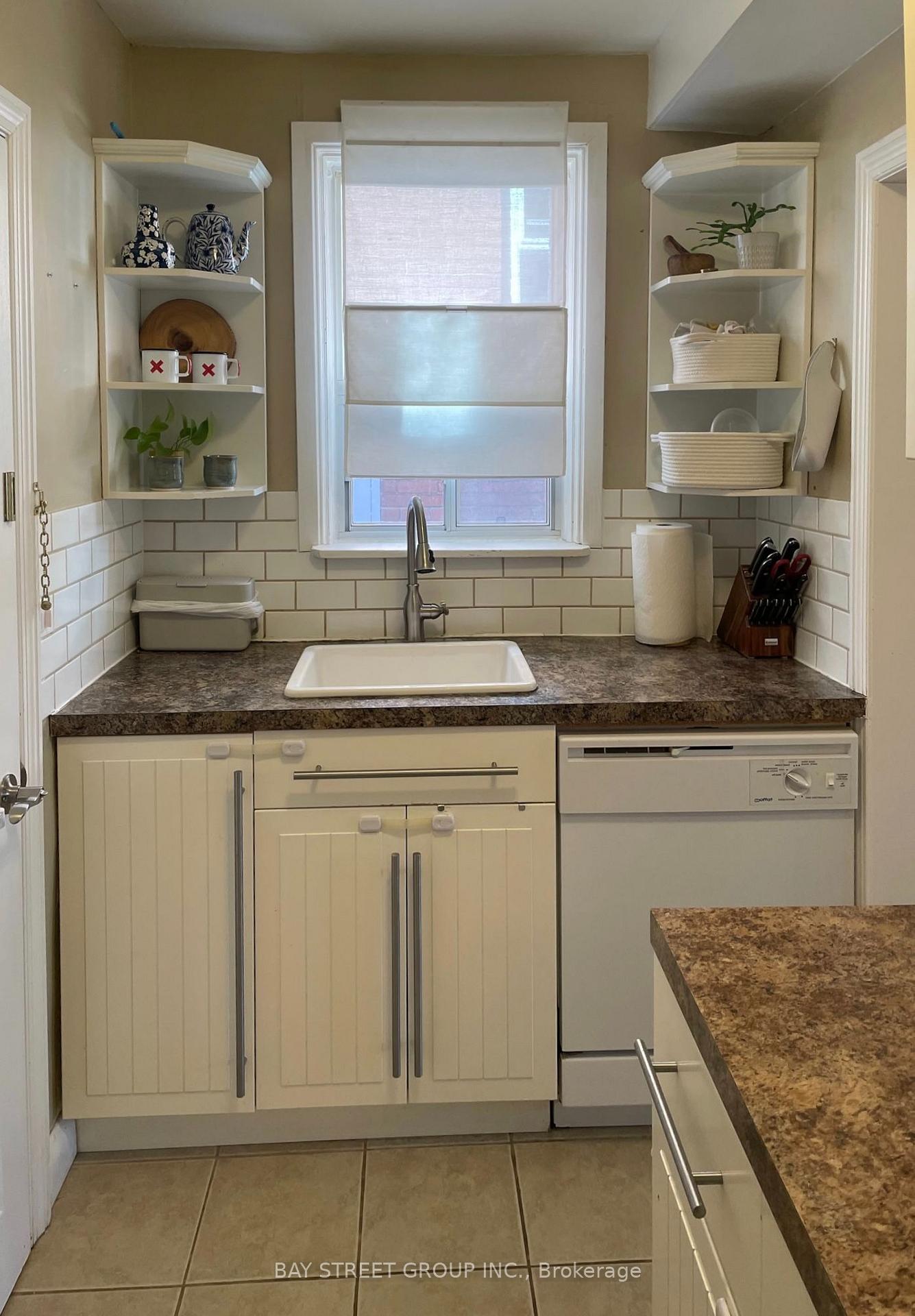 Photo 9 of Unit Main & Lower, 48 Braemar Avenue, Toronto, Yonge-Eglinton — HOMEH