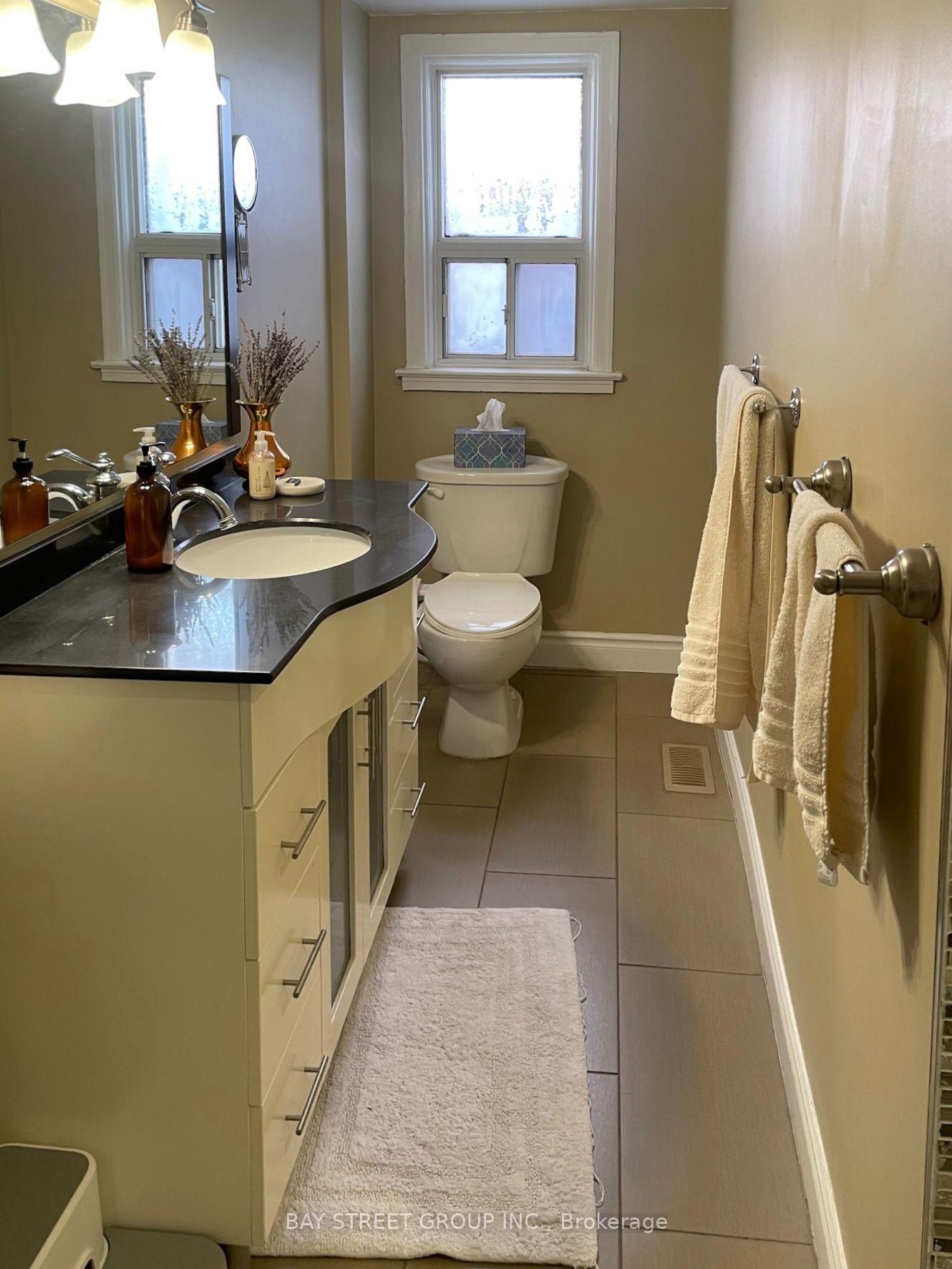 Photo 17 of Unit Main & Lower, 48 Braemar Avenue, Toronto, Yonge-Eglinton — HOMEH