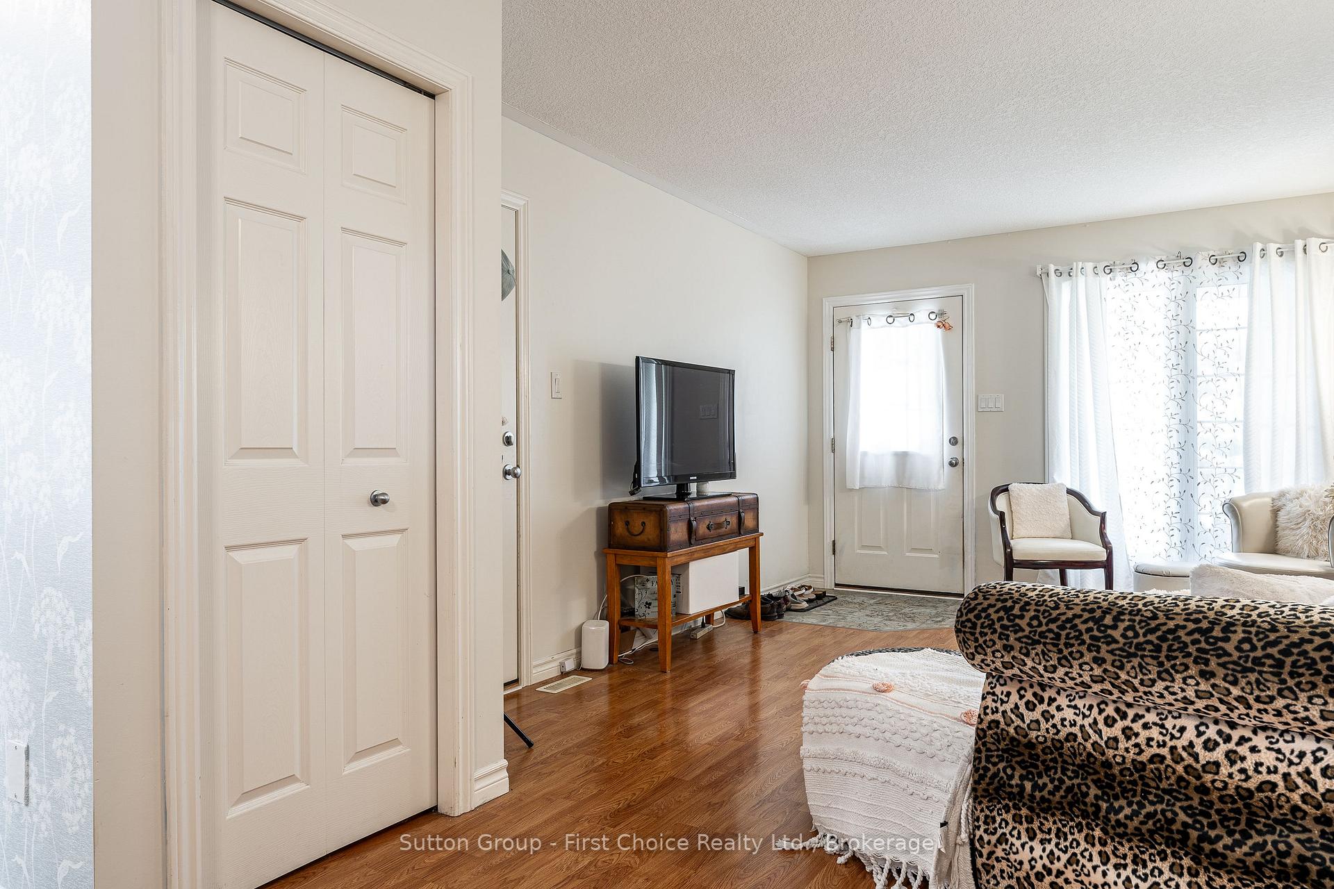 Photo 8 of 25 Trinity Street, Stratford — HOMEH