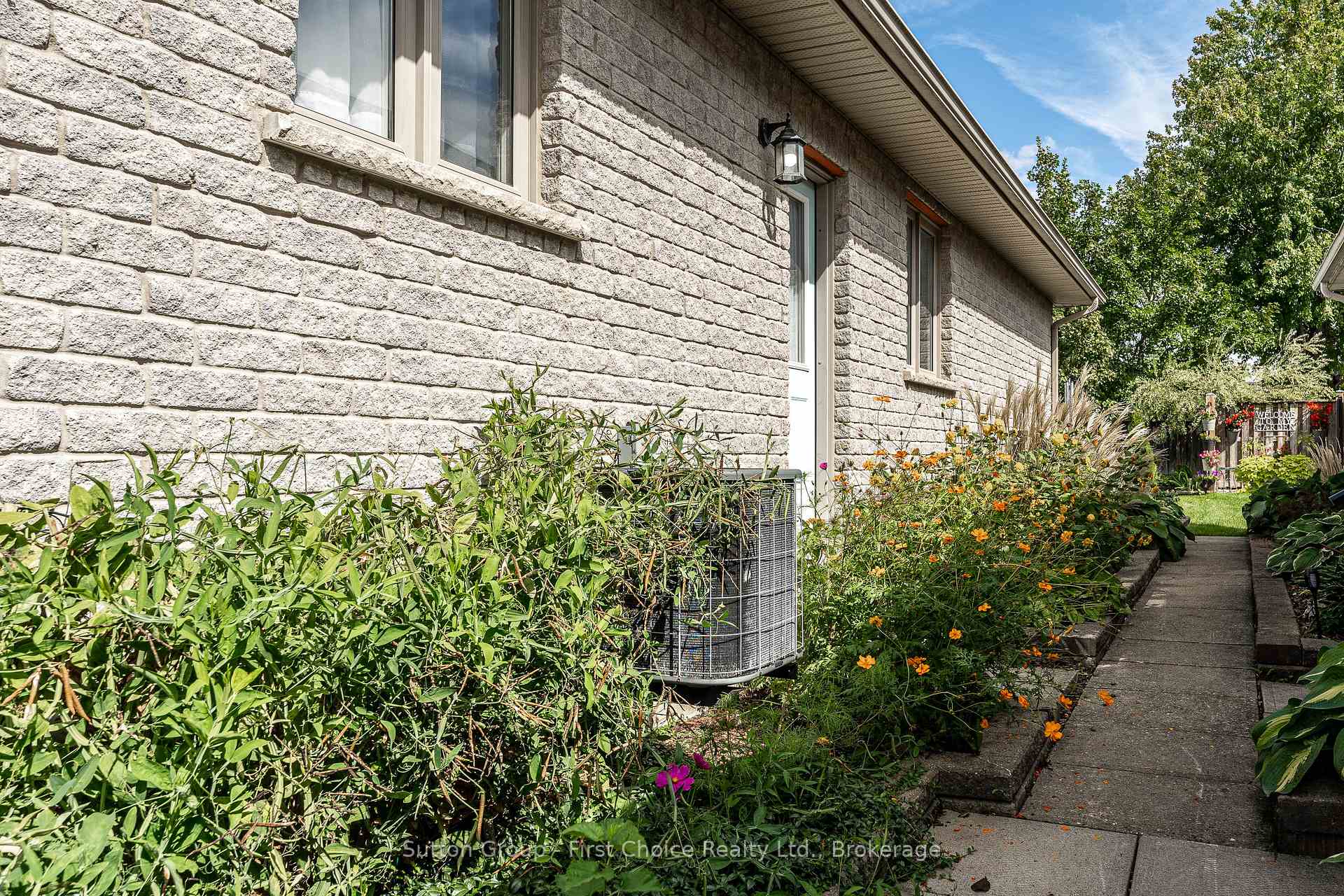 Photo 38 of 25 Trinity Street, Stratford — HOMEH