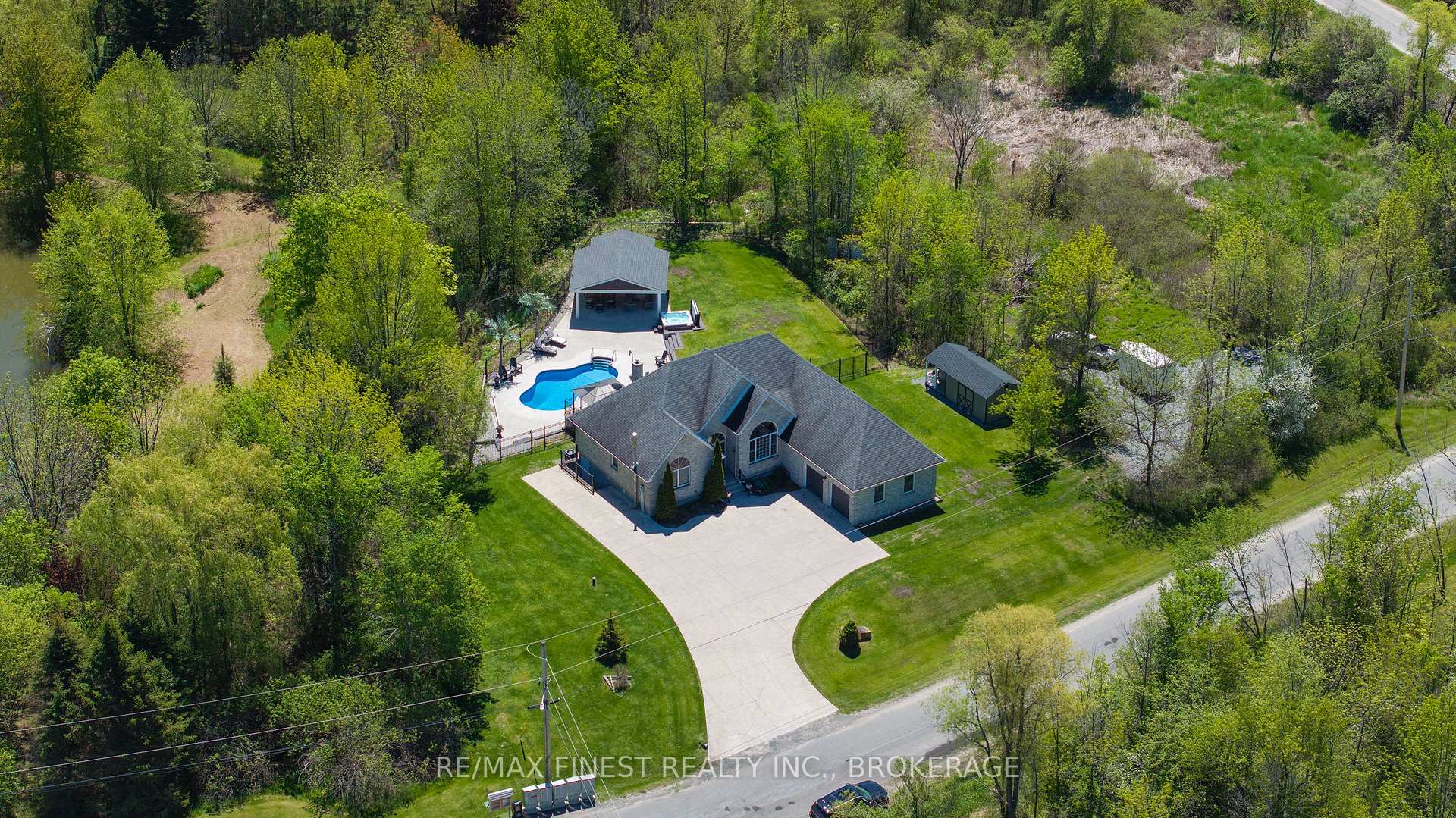 Photo 1 of 1747 Hitchcock Drive, Frontenac, Frontenac South — HOMEH