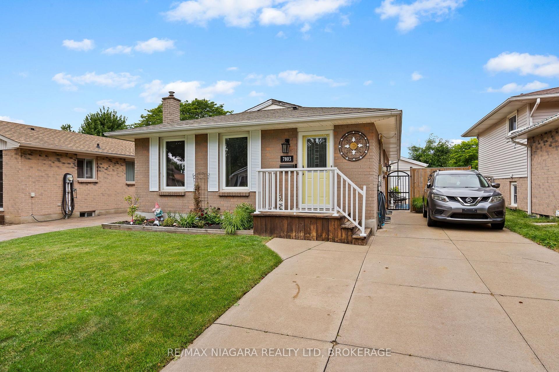 Photo 1 of 7803 Salisbury Place, Niagara Falls, West Wood — HOMEH