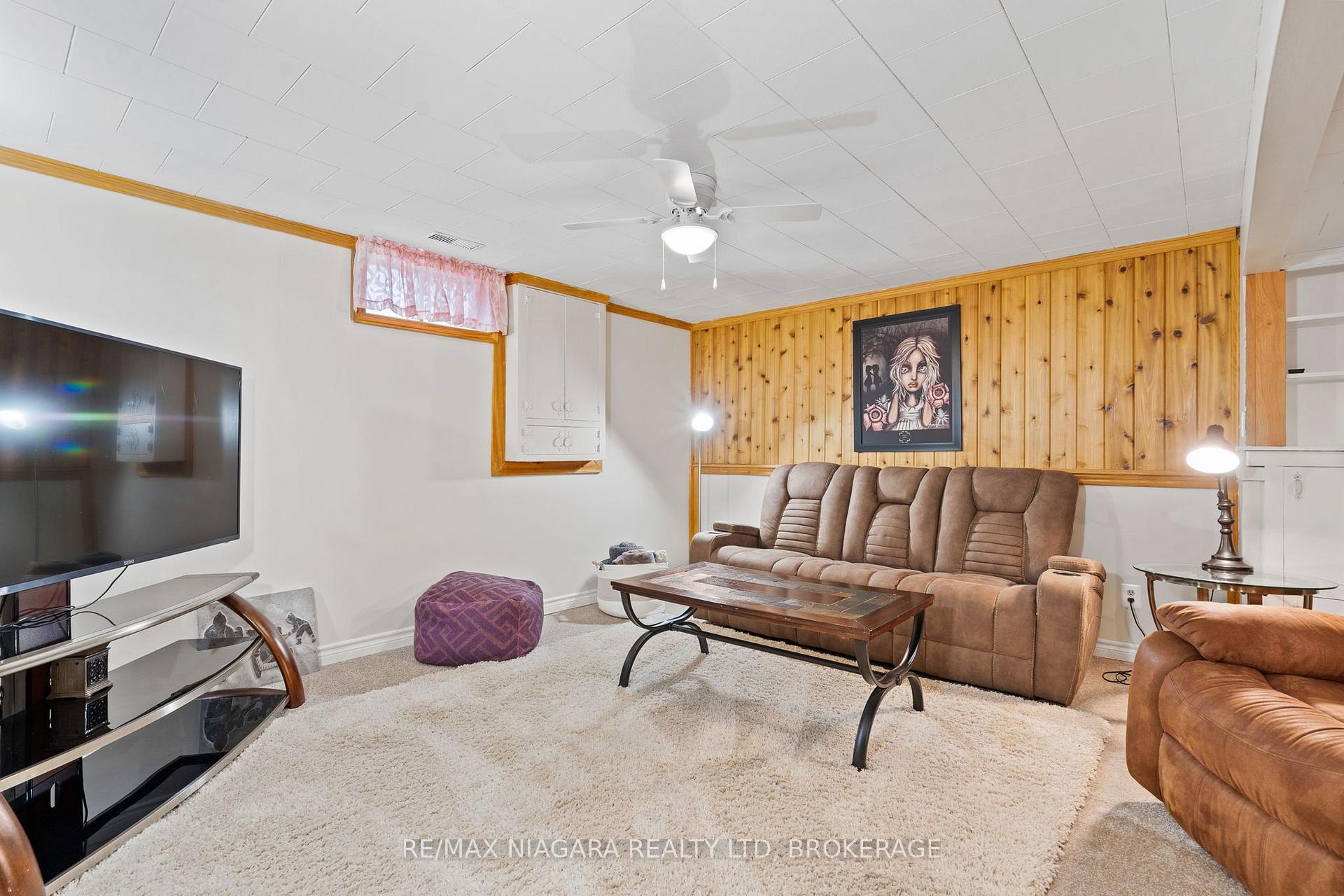 Photo 21 of 7803 Salisbury Place, Niagara Falls, West Wood — HOMEH