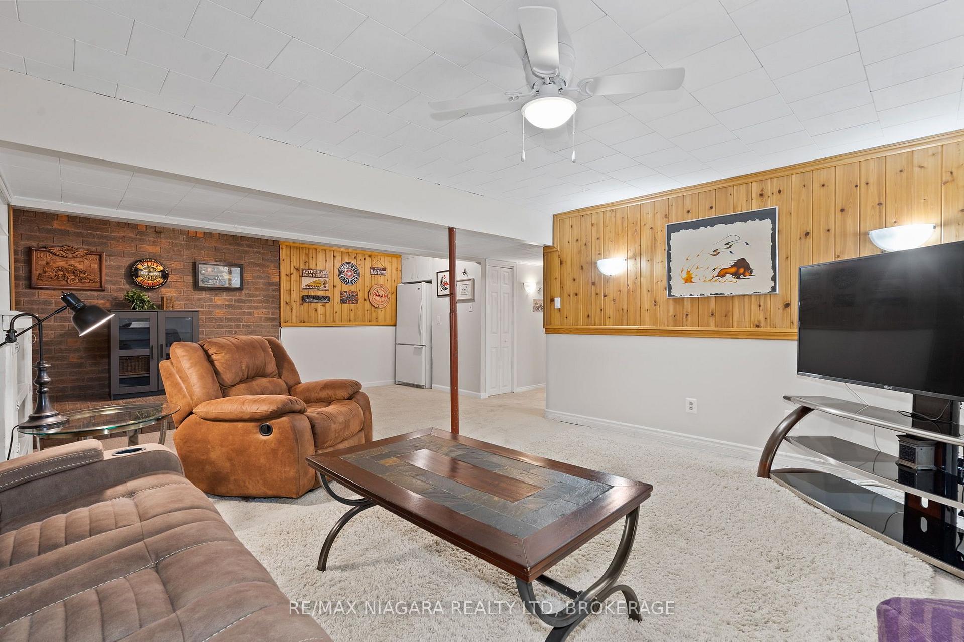 Photo 22 of 7803 Salisbury Place, Niagara Falls, West Wood — HOMEH