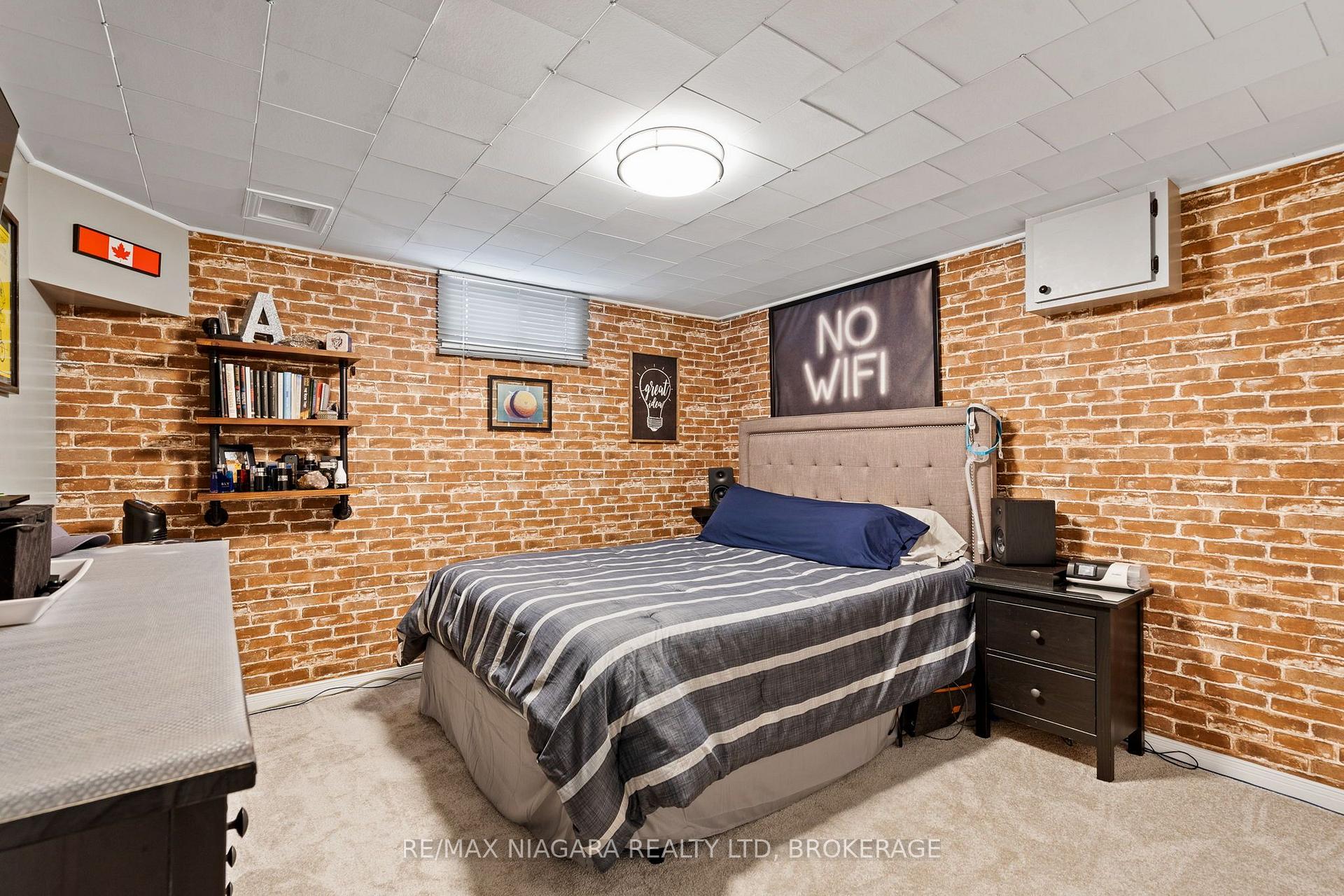 Photo 24 of 7803 Salisbury Place, Niagara Falls, West Wood — HOMEH