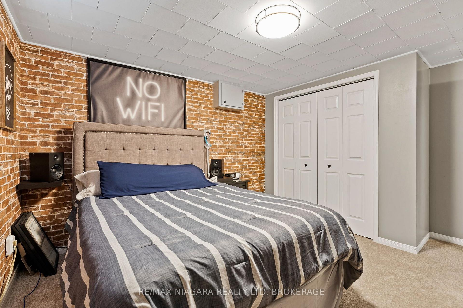 Photo 25 of 7803 Salisbury Place, Niagara Falls, West Wood — HOMEH