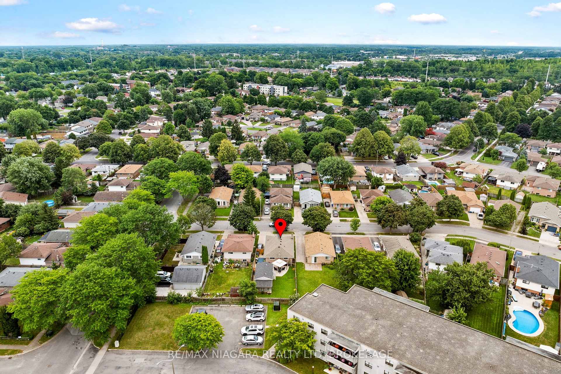 Photo 38 of 7803 Salisbury Place, Niagara Falls, West Wood — HOMEH