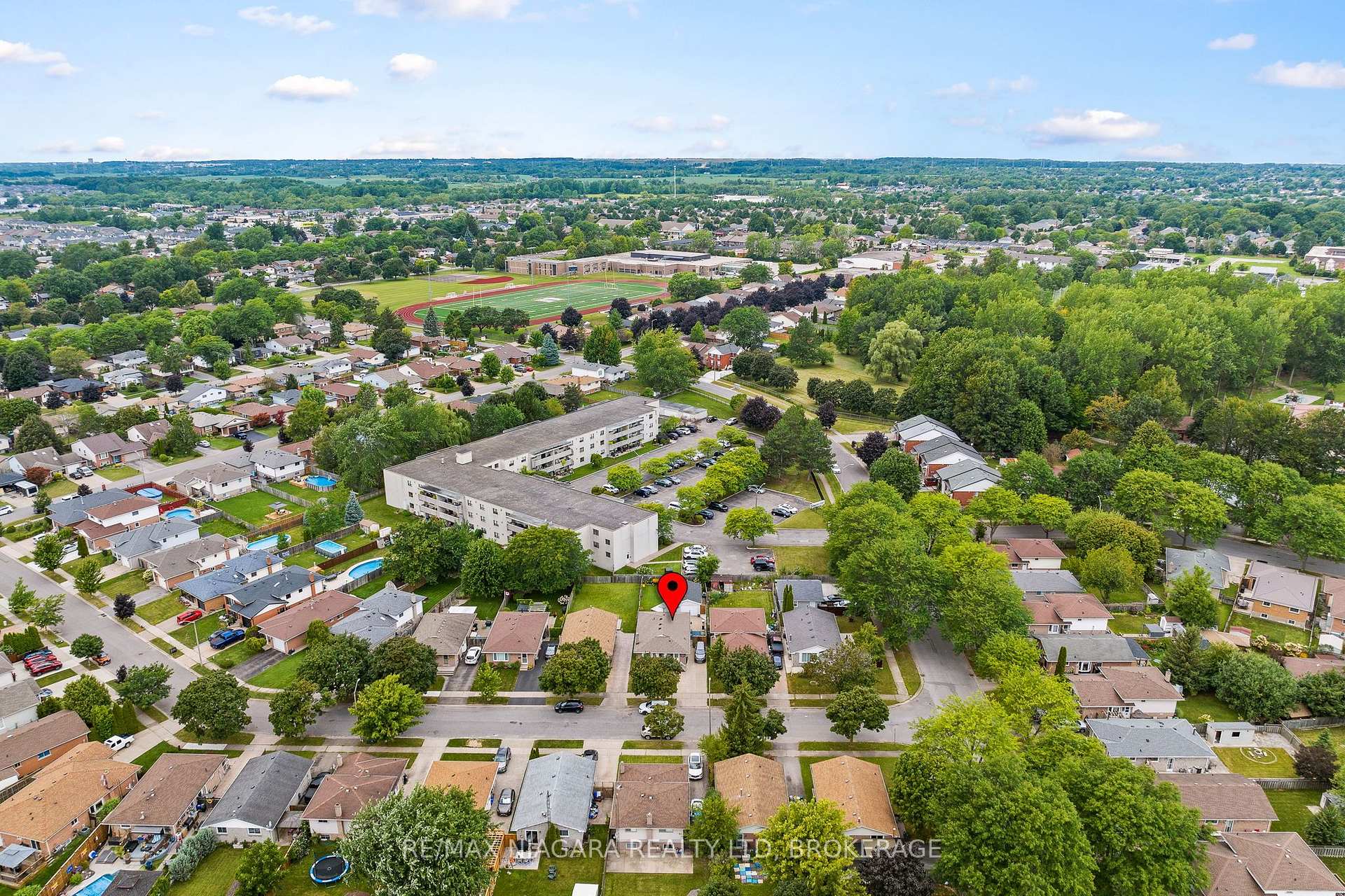 Photo 40 of 7803 Salisbury Place, Niagara Falls, West Wood — HOMEH
