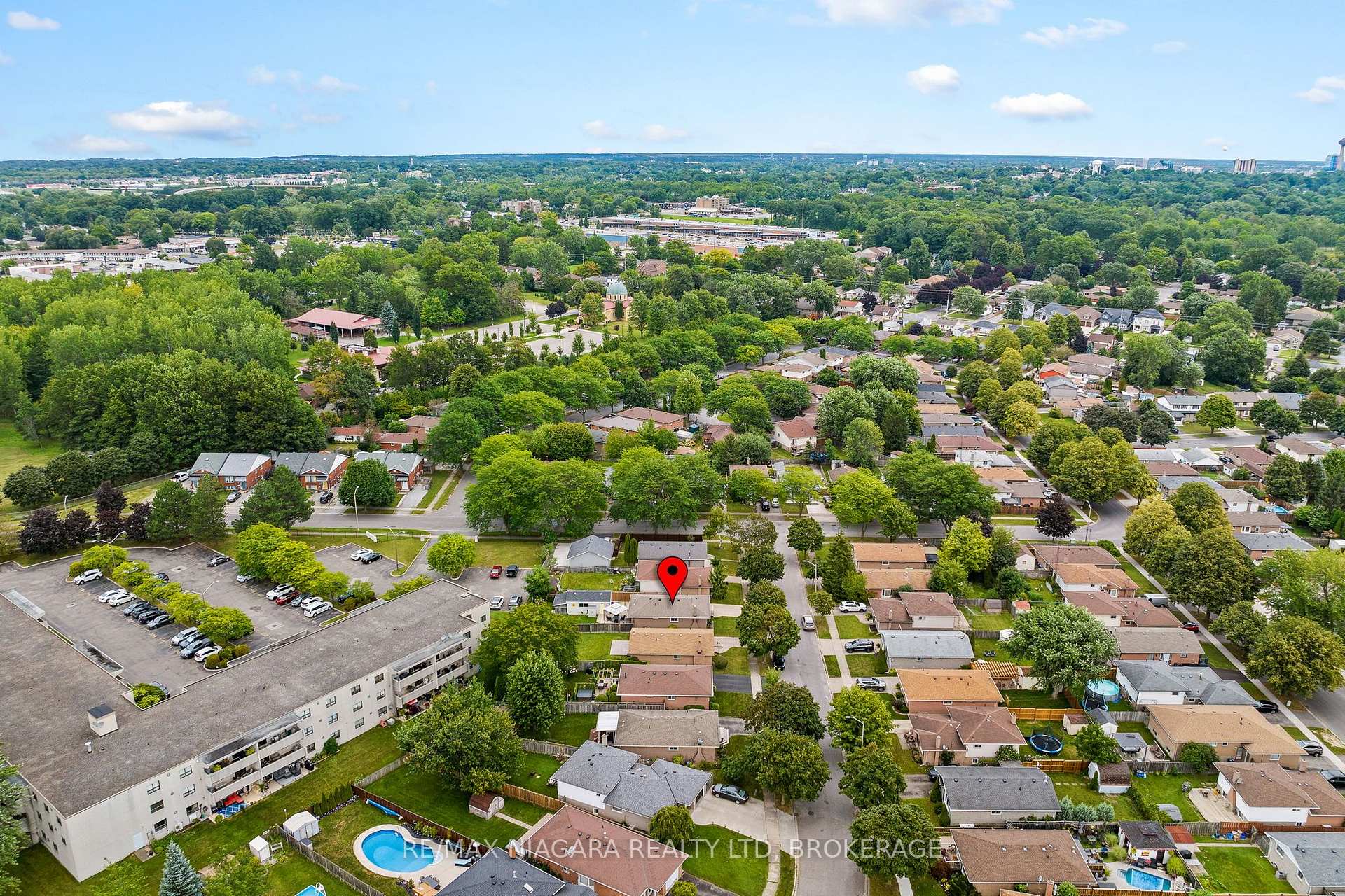 Photo 41 of 7803 Salisbury Place, Niagara Falls, West Wood — HOMEH