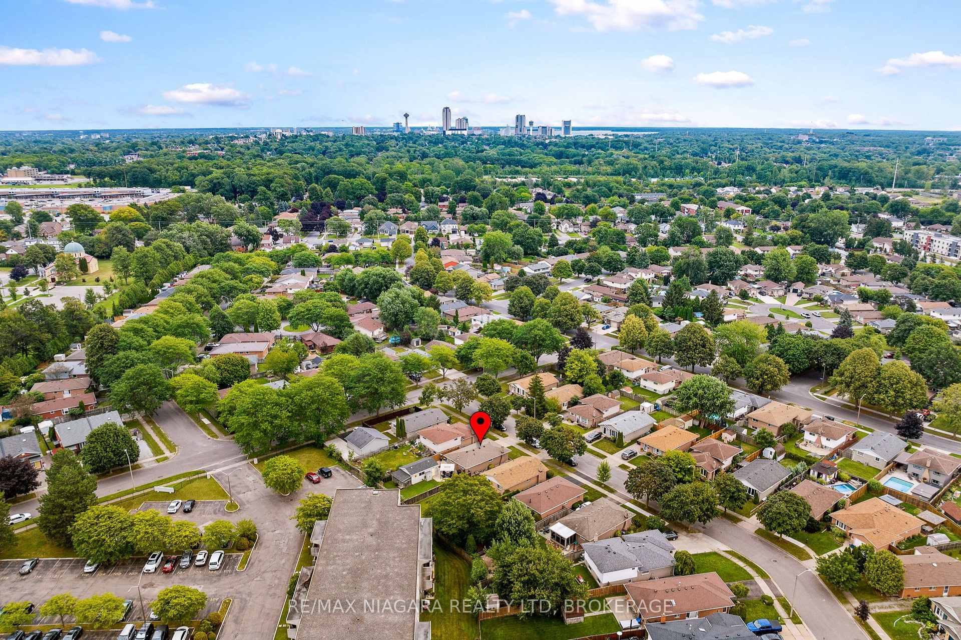 Photo 42 of 7803 Salisbury Place, Niagara Falls, West Wood — HOMEH