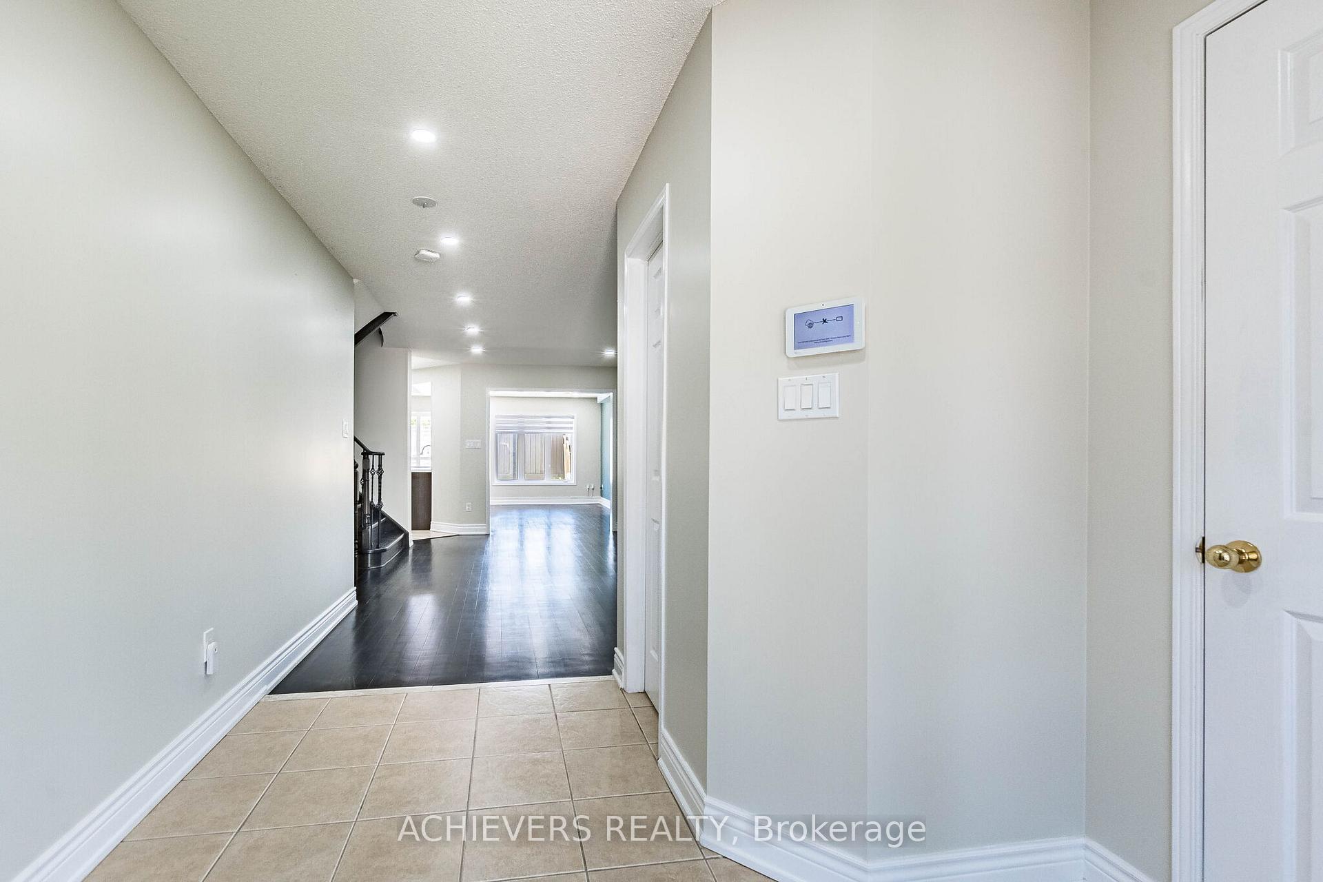 Photo 4 of 74 Charcoal Way, Brampton, Bram West — HOMEH