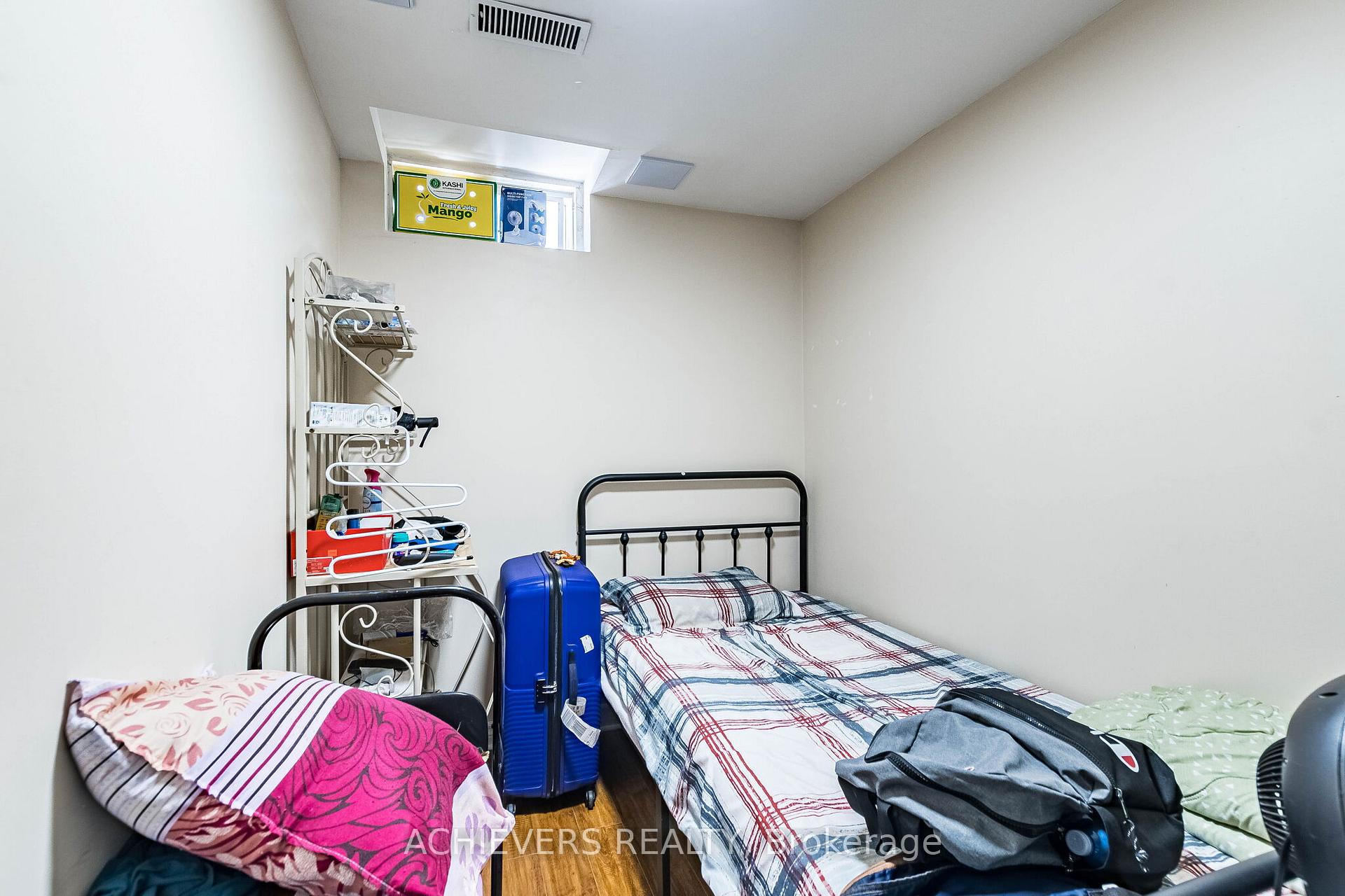 Photo 43 of 74 Charcoal Way, Brampton, Bram West — HOMEH