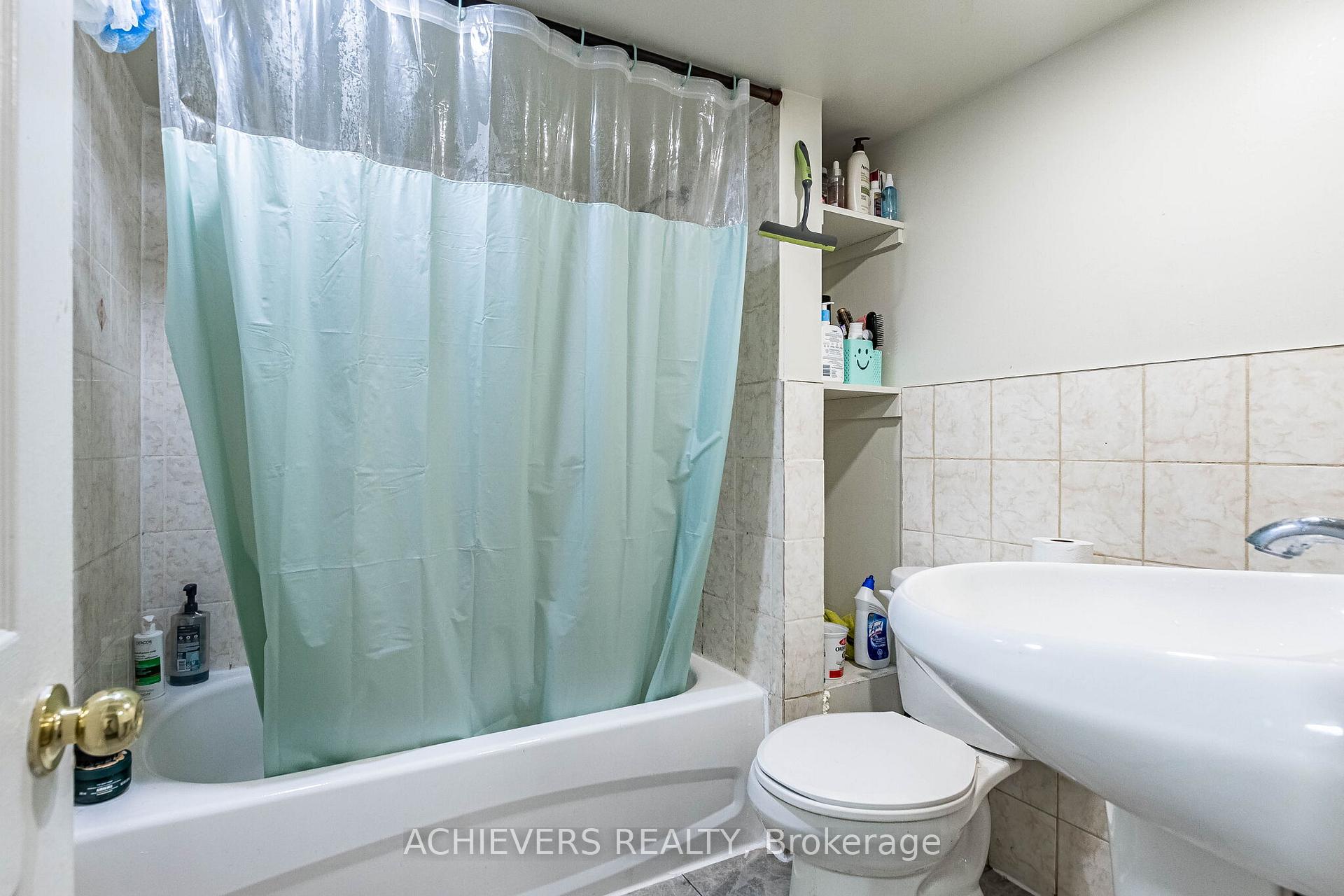 Photo 44 of 74 Charcoal Way, Brampton, Bram West — HOMEH