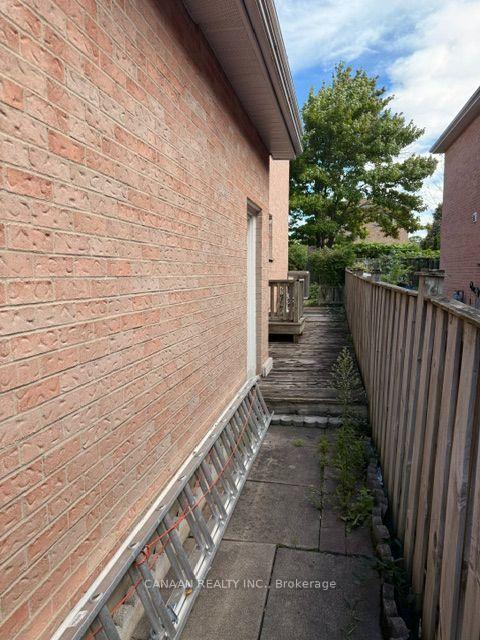 Photo 2 of 79 Graham Crescent, Markham, Raymerville — HOMEH