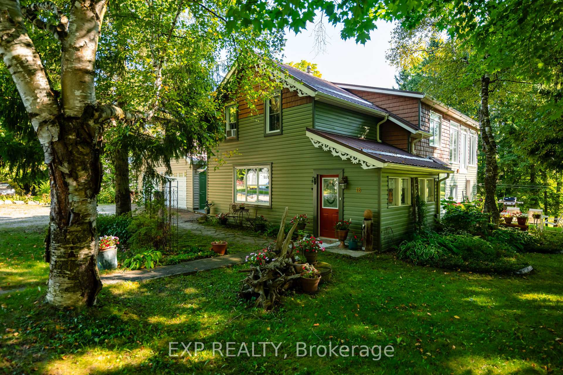 Photo 2 of 16 Mill Street, Amaranth, Rural Amaranth — HOMEH