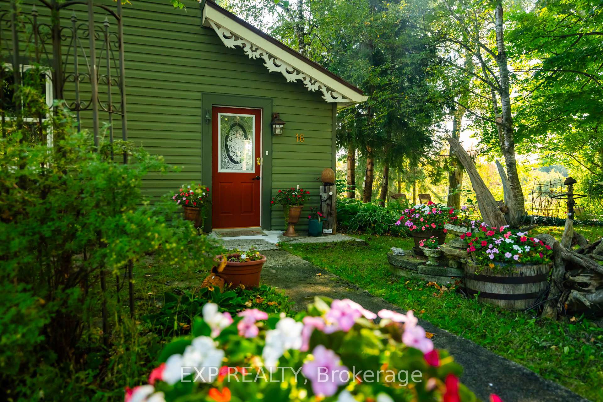 Photo 9 of 16 Mill Street, Amaranth, Rural Amaranth — HOMEH