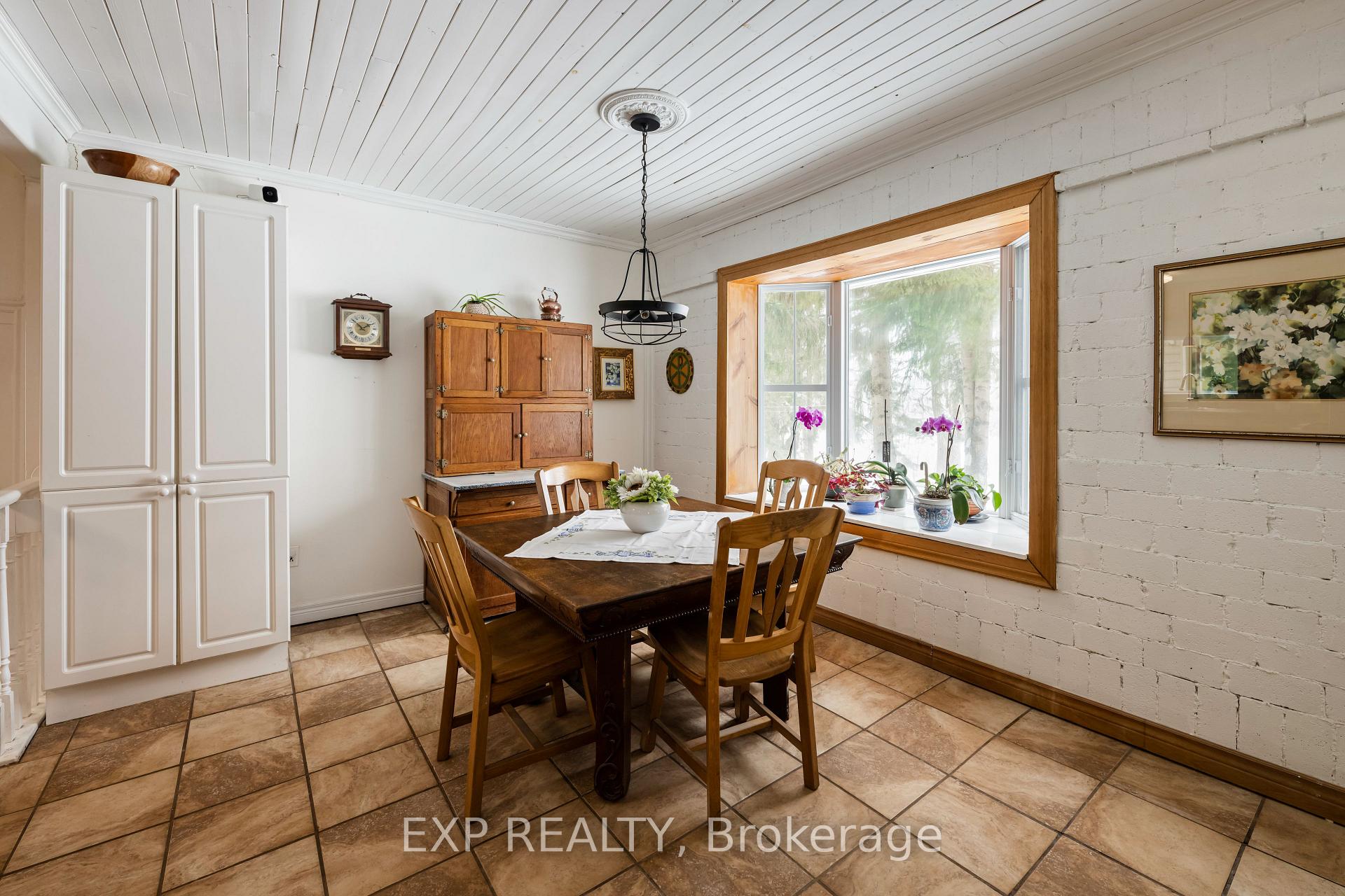 Photo 11 of 16 Mill Street, Amaranth, Rural Amaranth — HOMEH