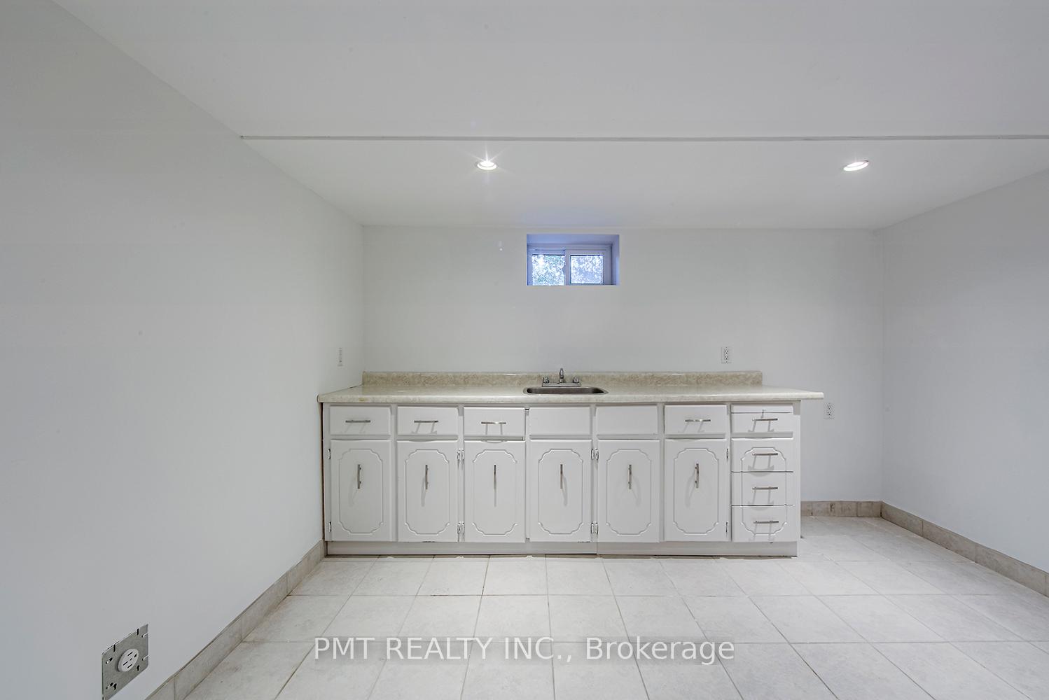 Photo 17 of Unit Bsmt, 39 Windermere Avenue, Toronto, High Park-Swansea — HOMEH