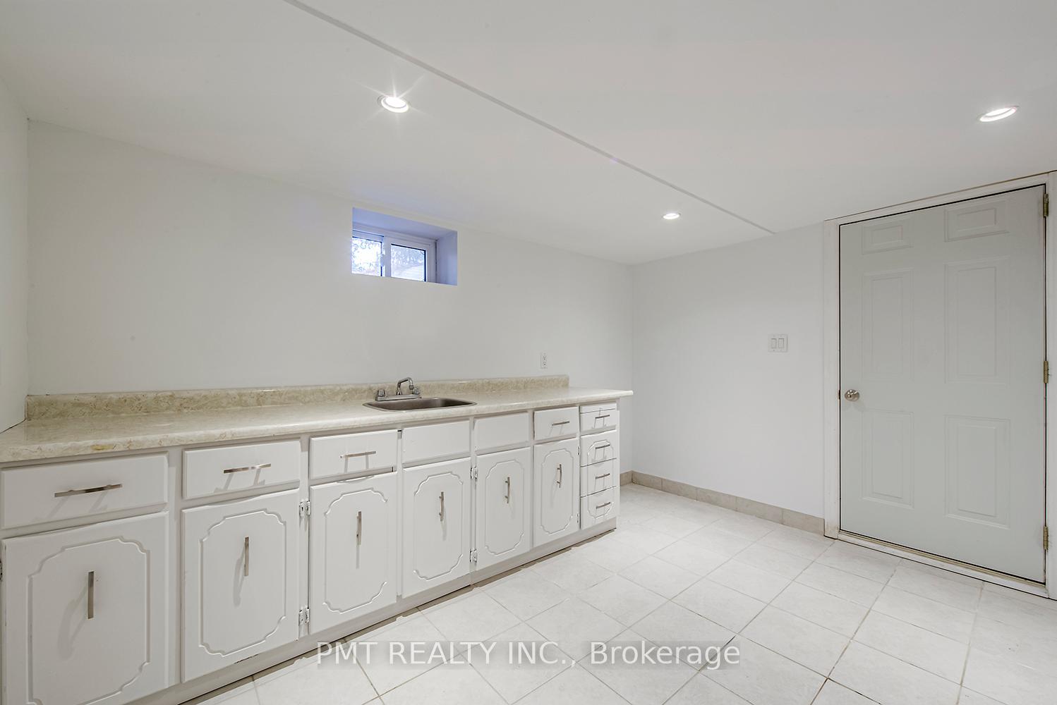 Photo 18 of Unit Bsmt, 39 Windermere Avenue, Toronto, High Park-Swansea — HOMEH