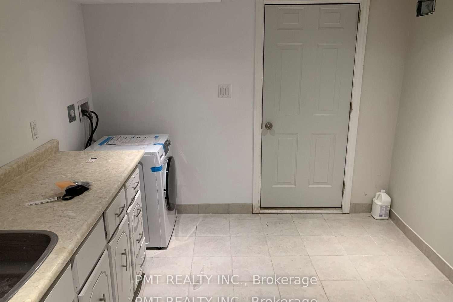 Photo 16 of Unit Bsmt, 39 Windermere Avenue, Toronto, High Park-Swansea — HOMEH