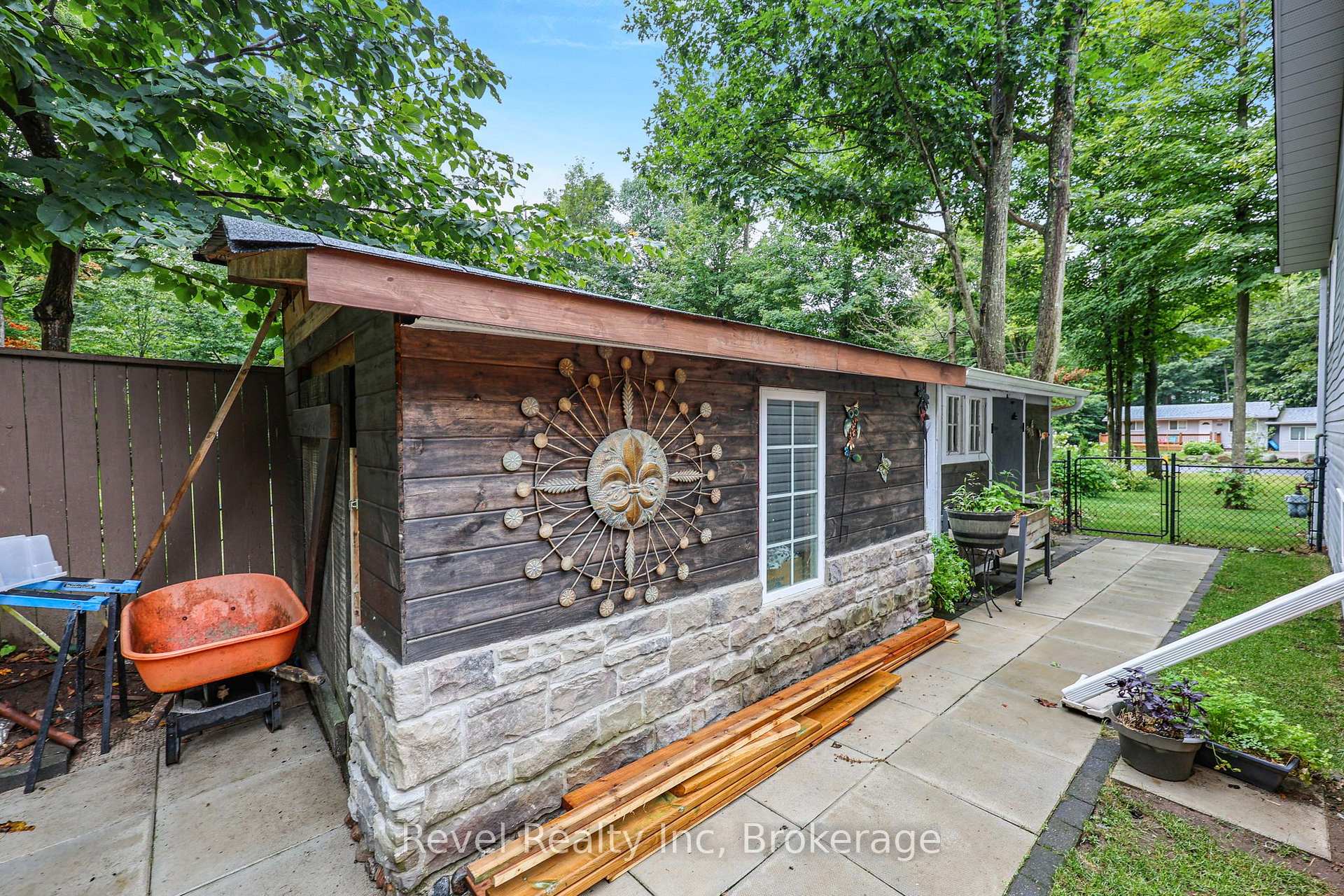 Photo 25 of 117 Desroches Trail, Tiny, Rural Tiny — HOMEH