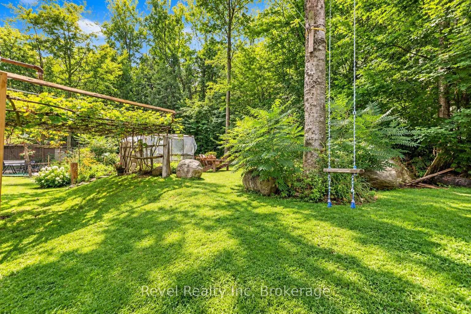 Photo 23 of 117 Desroches Trail, Tiny, Rural Tiny — HOMEH