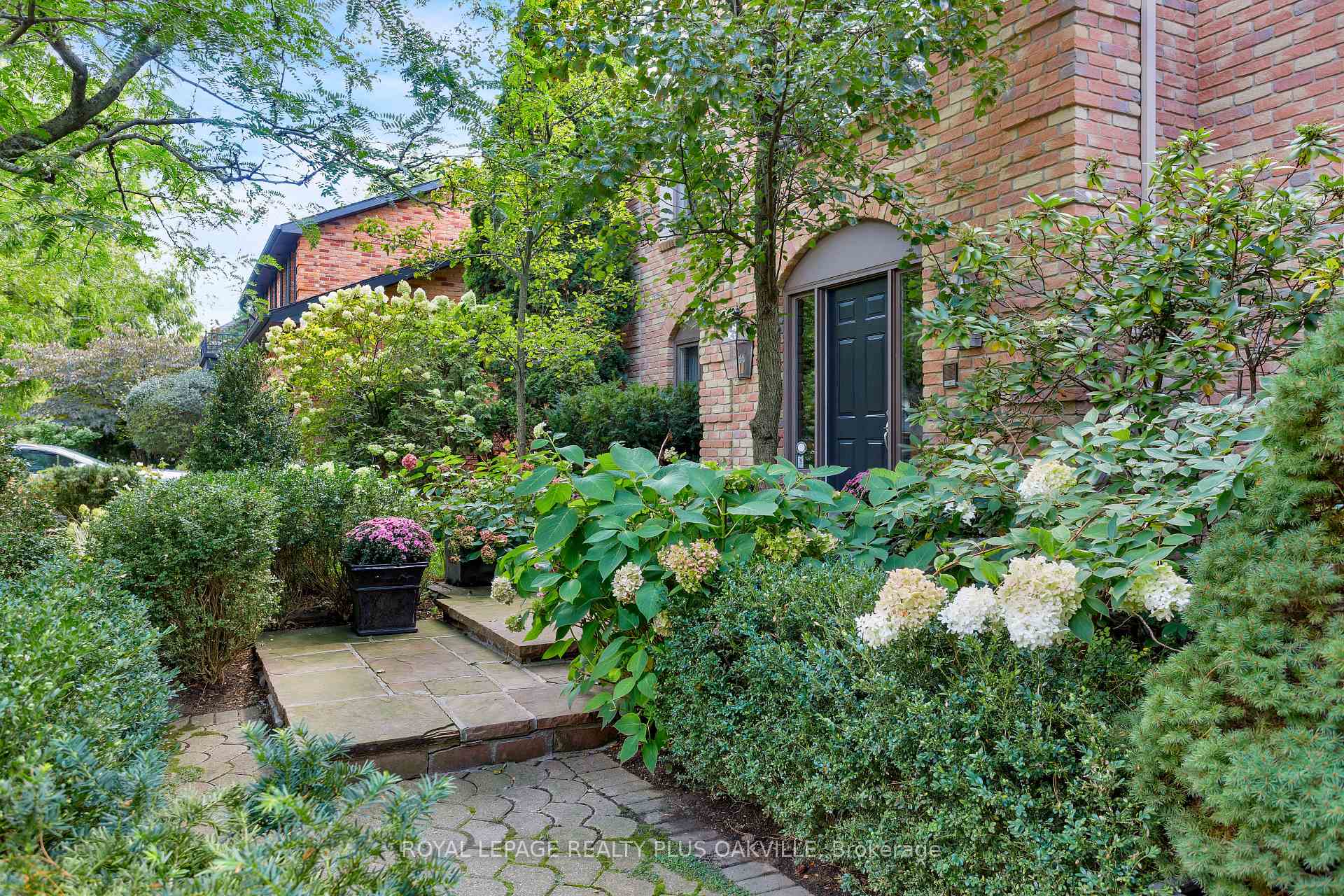 Photo 6 of 356 Shoreacres Road, Burlington, Shoreacres — HOMEH