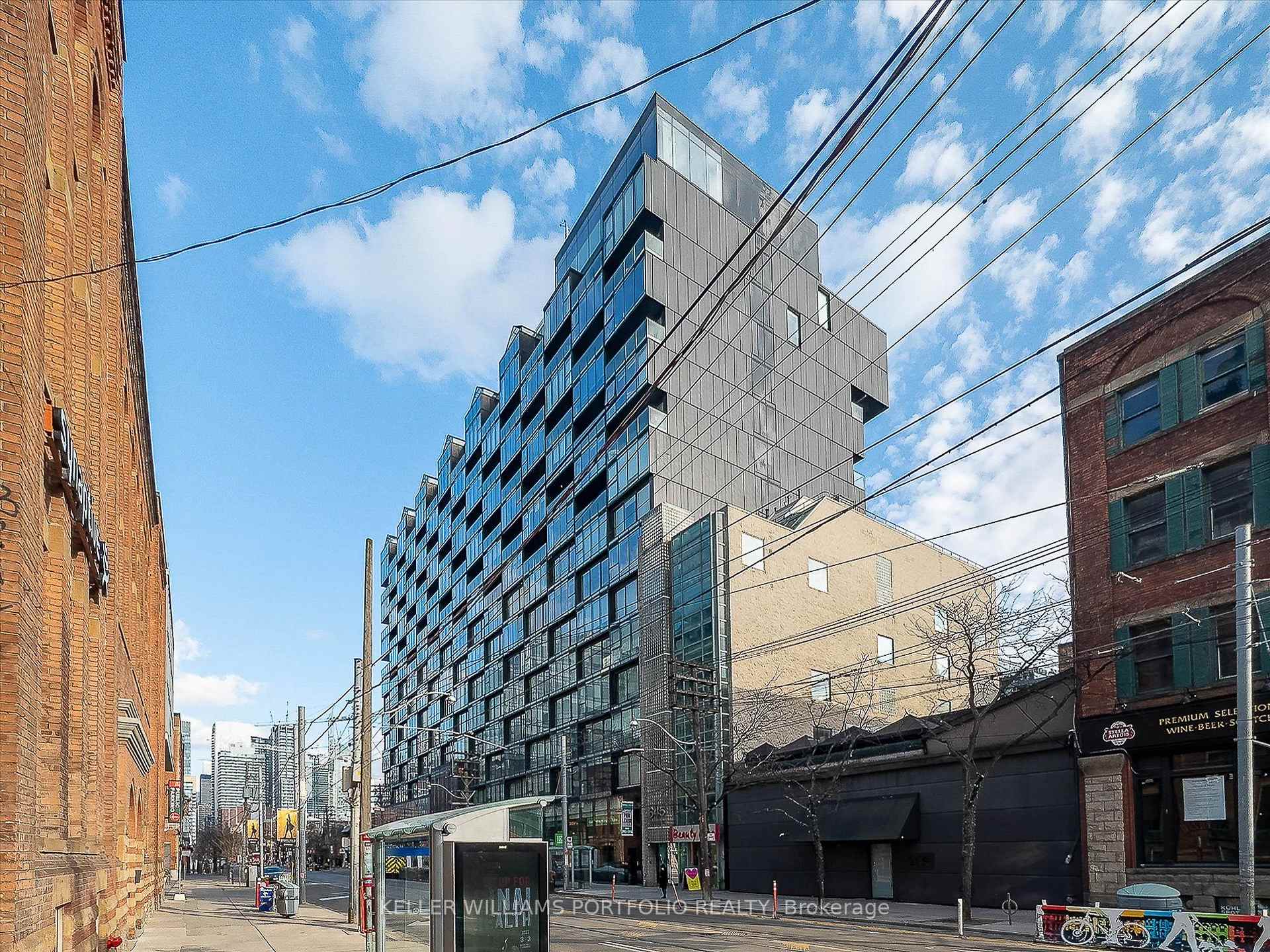 Front of Unit 1319, 629 King Street W