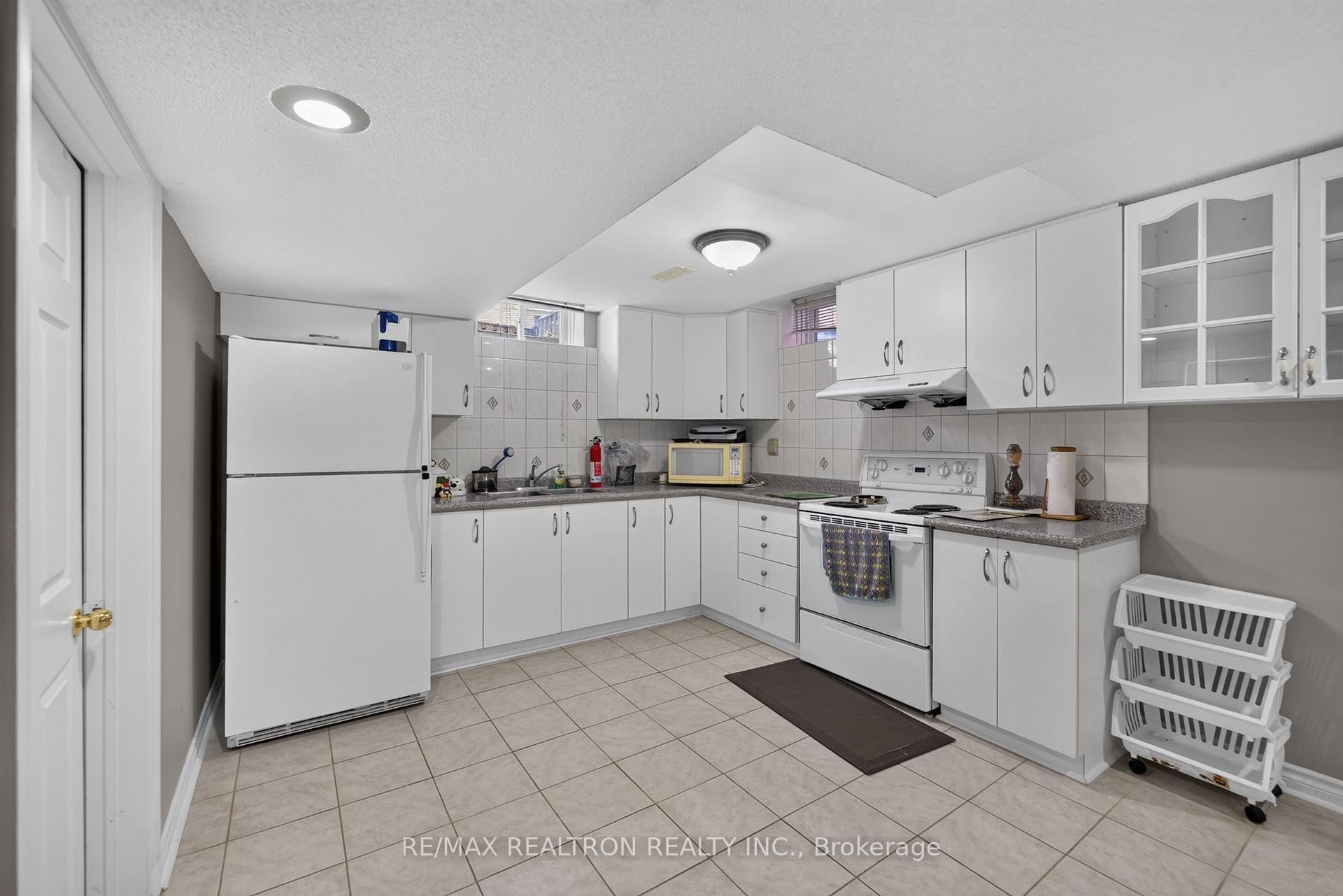 Photo 14 of Unit Basement, 29 Connery Crescent, Markham, Middlefield — HOMEH