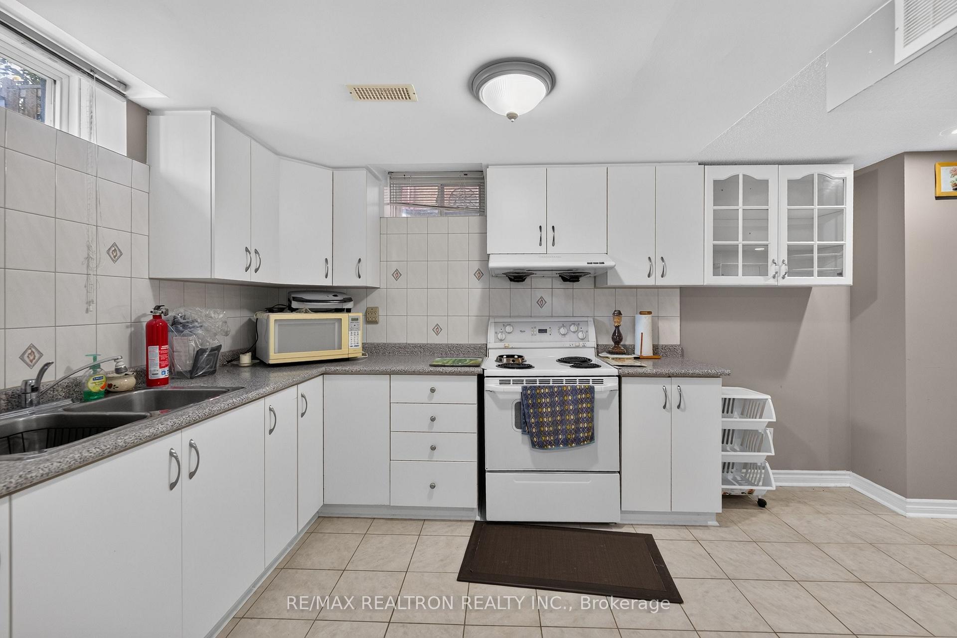 Photo 15 of Unit Basement, 29 Connery Crescent, Markham, Middlefield — HOMEH