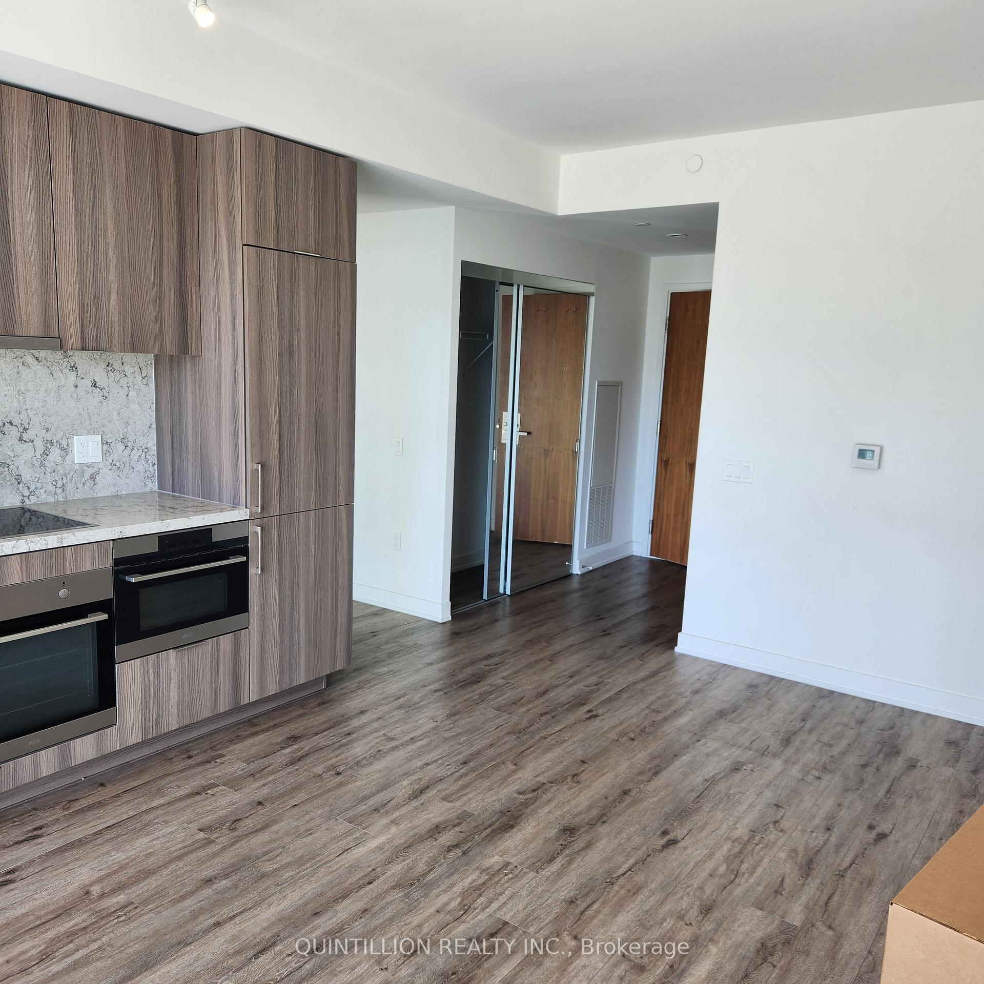Photo 4 of Unit 2606, 15 Queens Quay, Toronto, Waterfront Communities — HOMEH