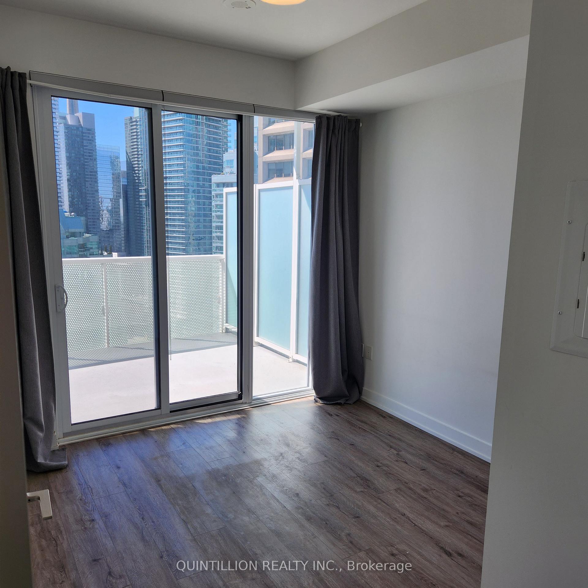 Photo 7 of Unit 2606, 15 Queens Quay, Toronto, Waterfront Communities — HOMEH