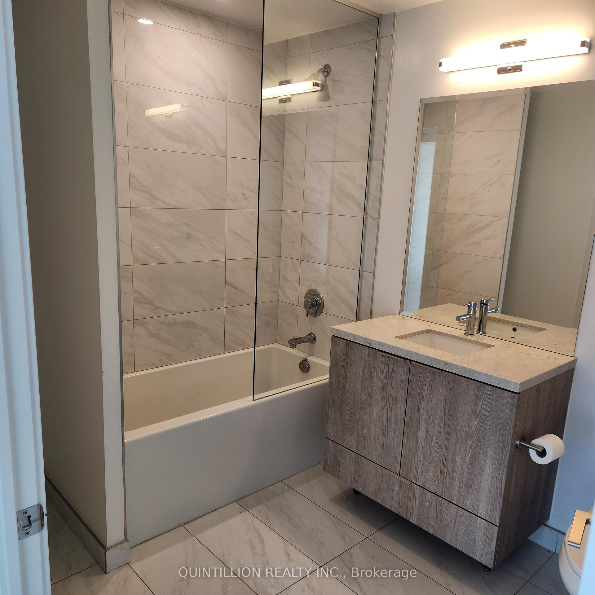 Photo 9 of Unit 2606, 15 Queens Quay, Toronto, Waterfront Communities — HOMEH