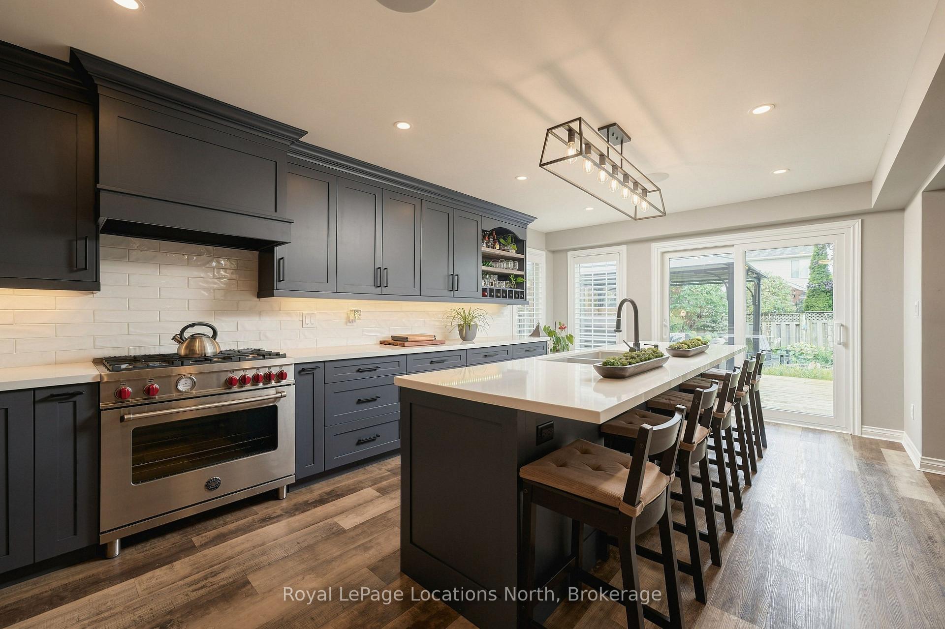 Photo 3 of 20 Highlands Crescent, Collingwood — HOMEH