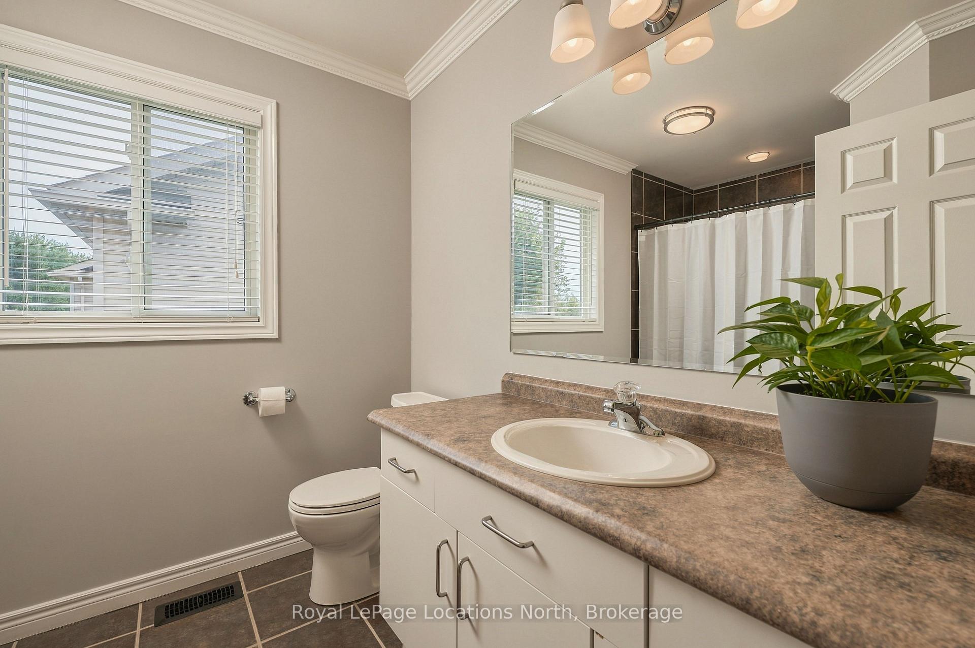 Photo 36 of 20 Highlands Crescent, Collingwood — HOMEH