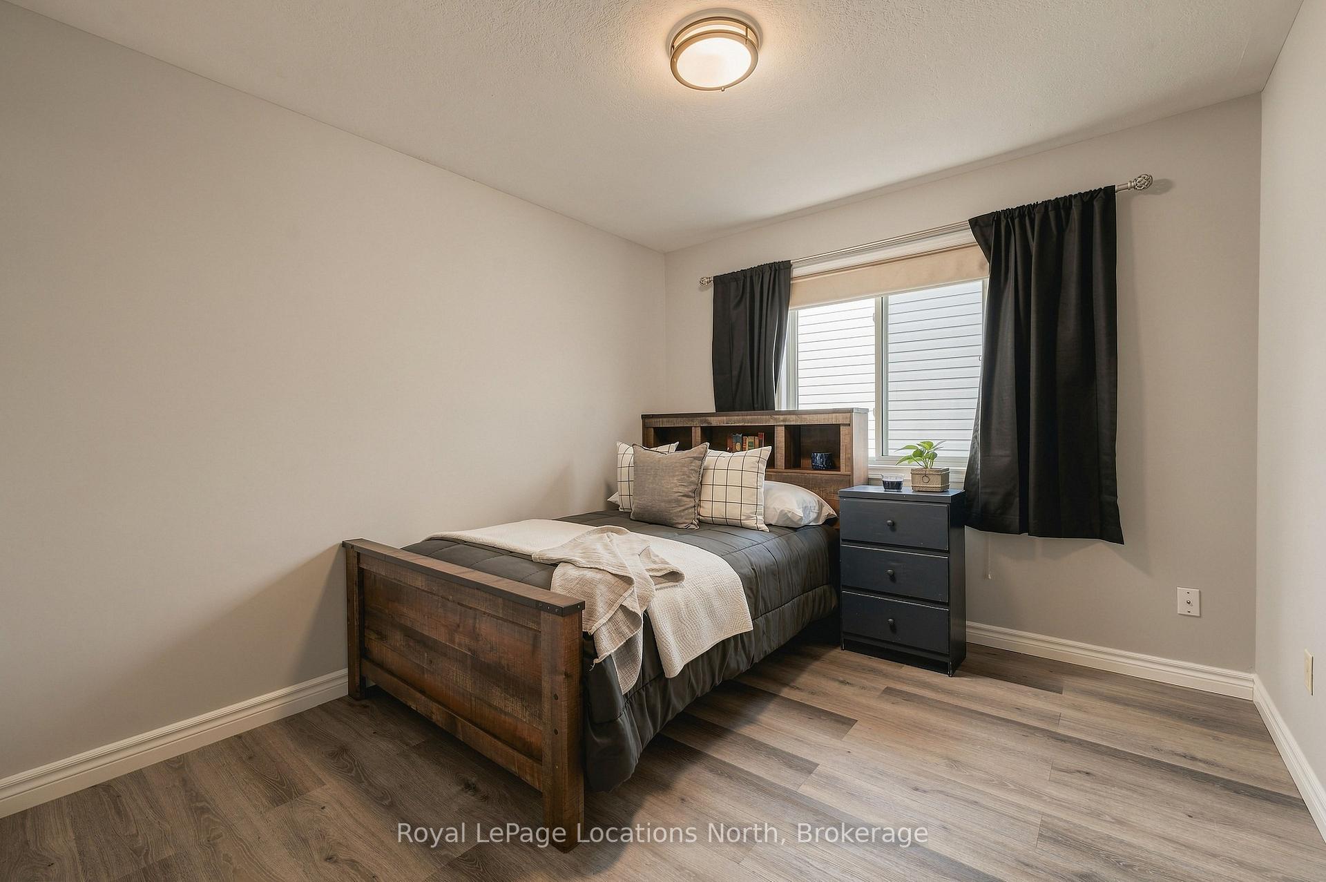 Photo 39 of 20 Highlands Crescent, Collingwood — HOMEH