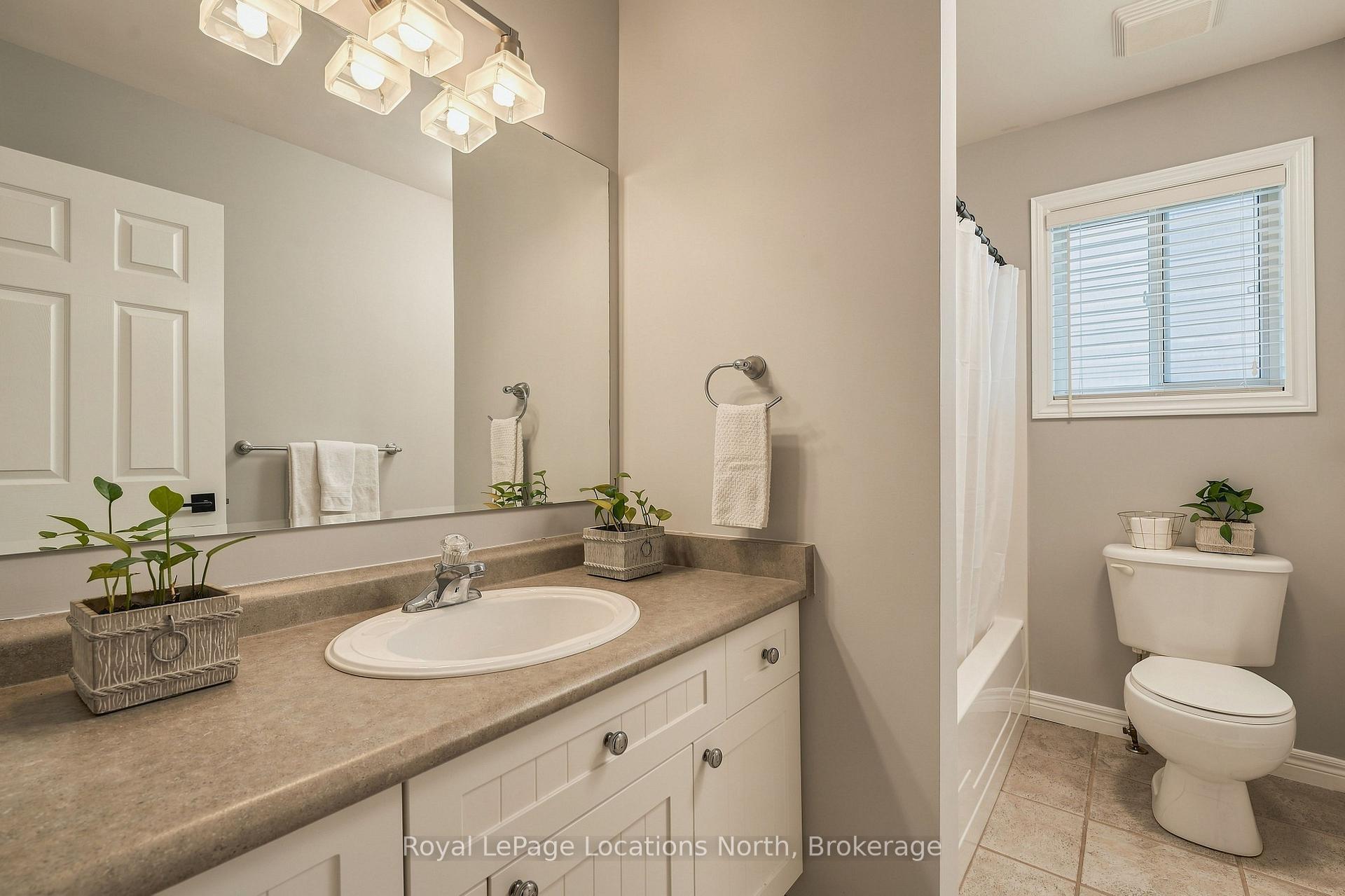 Photo 41 of 20 Highlands Crescent, Collingwood — HOMEH
