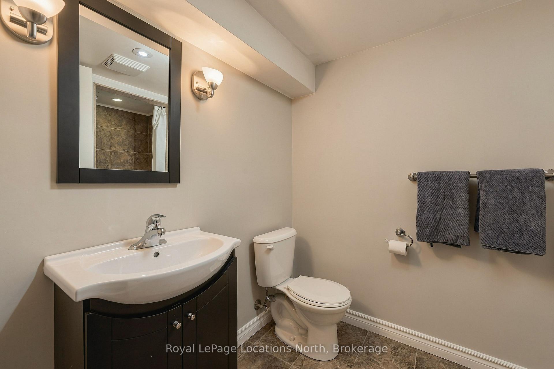 Photo 44 of 20 Highlands Crescent, Collingwood — HOMEH