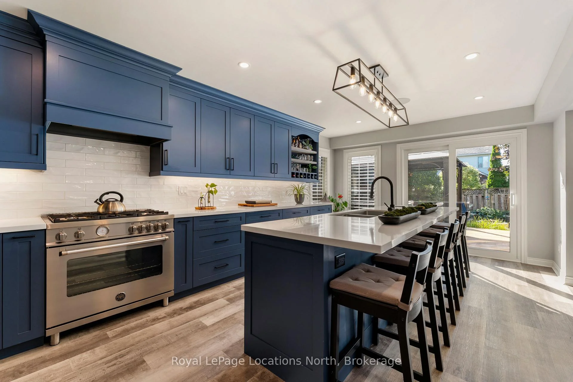Photo 6 of 20 Highlands Crescent, Collingwood — HOMEH