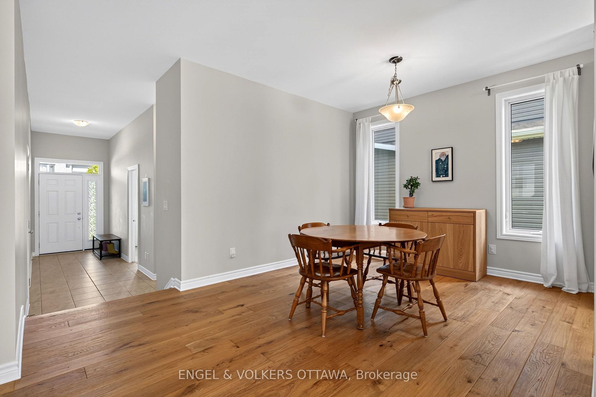 Photo 12 of 920 Lucerne Drive, Russell, Embrun — HOMEH