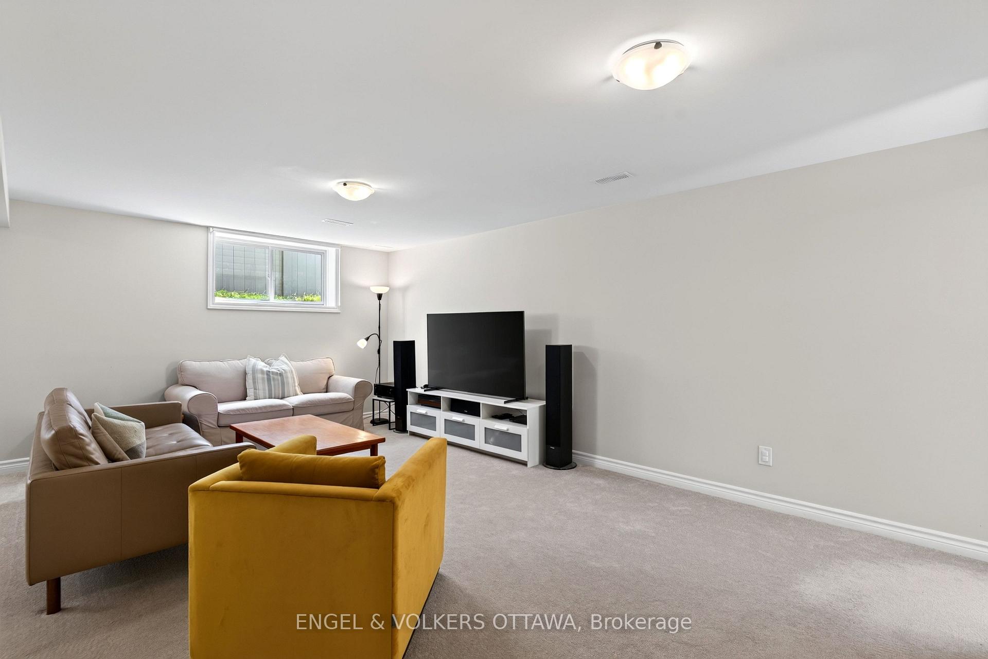 Photo 37 of 920 Lucerne Drive, Russell, Embrun — HOMEH