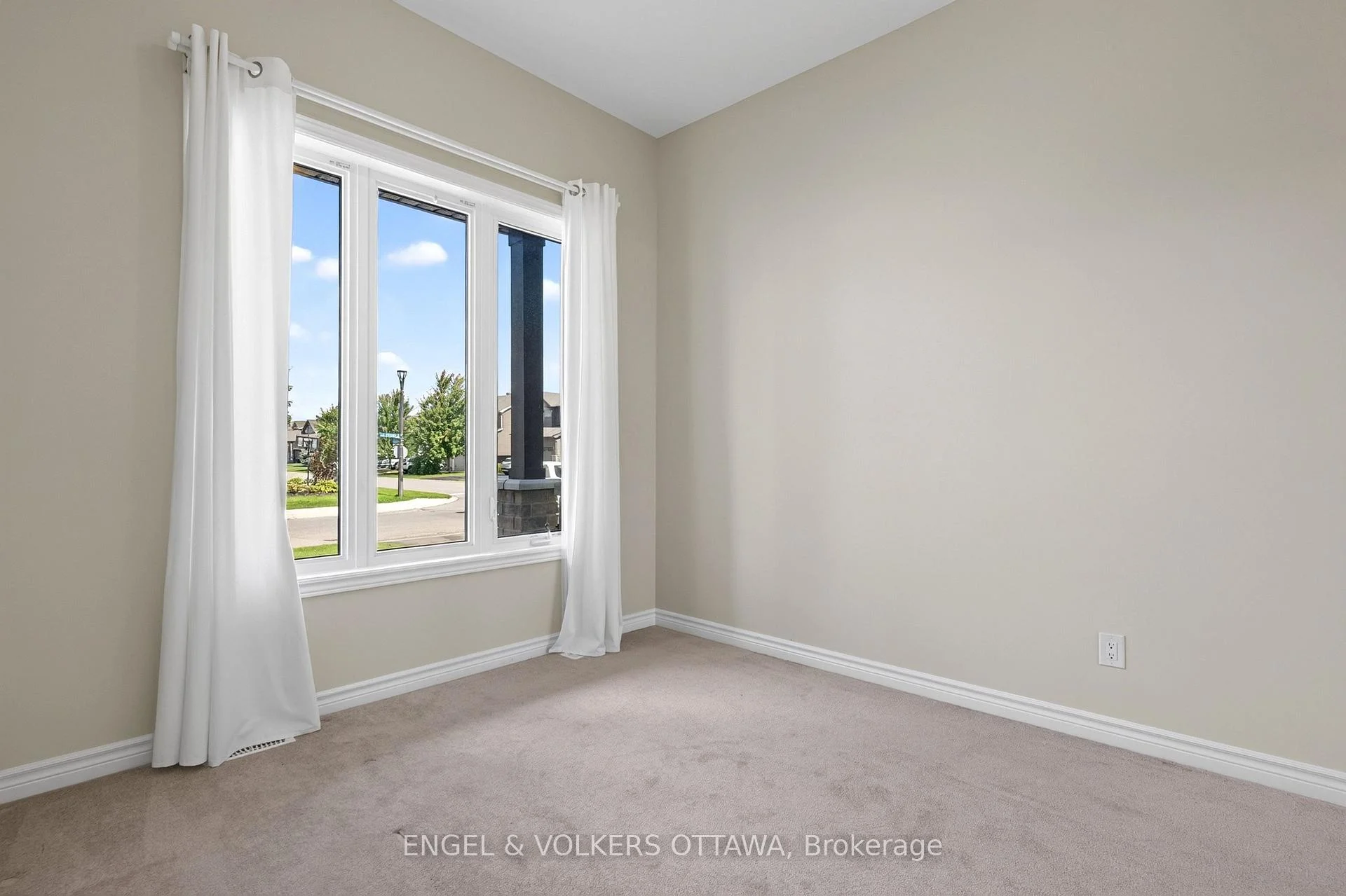 Photo 7 of 920 Lucerne Drive, Russell, Embrun — HOMEH