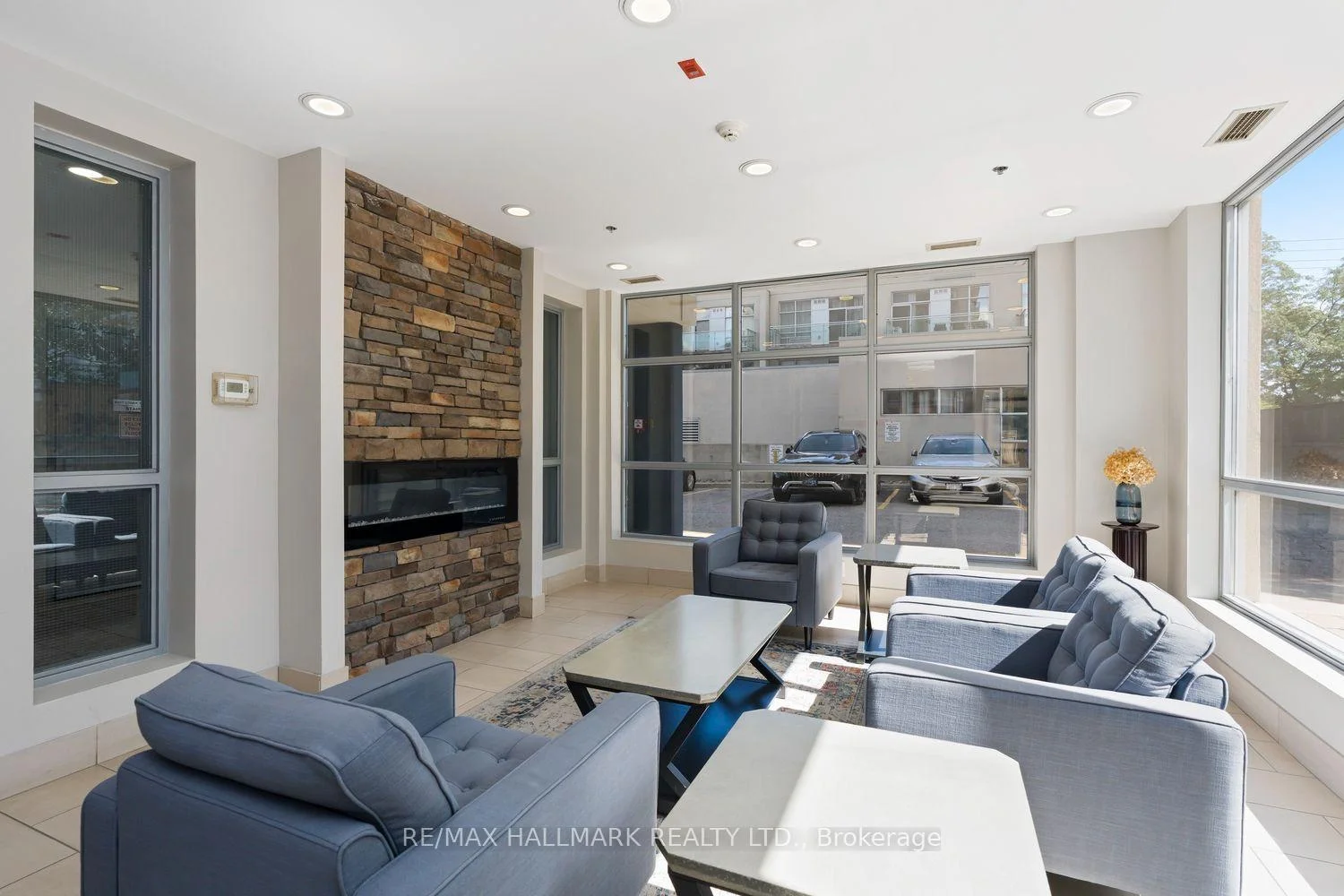 Photo 3 of Unit 506, 2464 Weston Road, North York, Weston — HOMEH