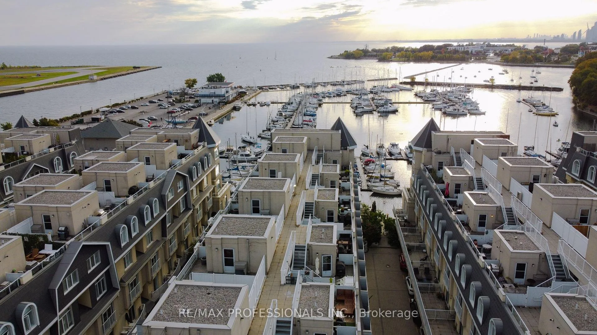 Photo 9 of Unit 232, 30 Stadium Road, Toronto, Niagara — HOMEH